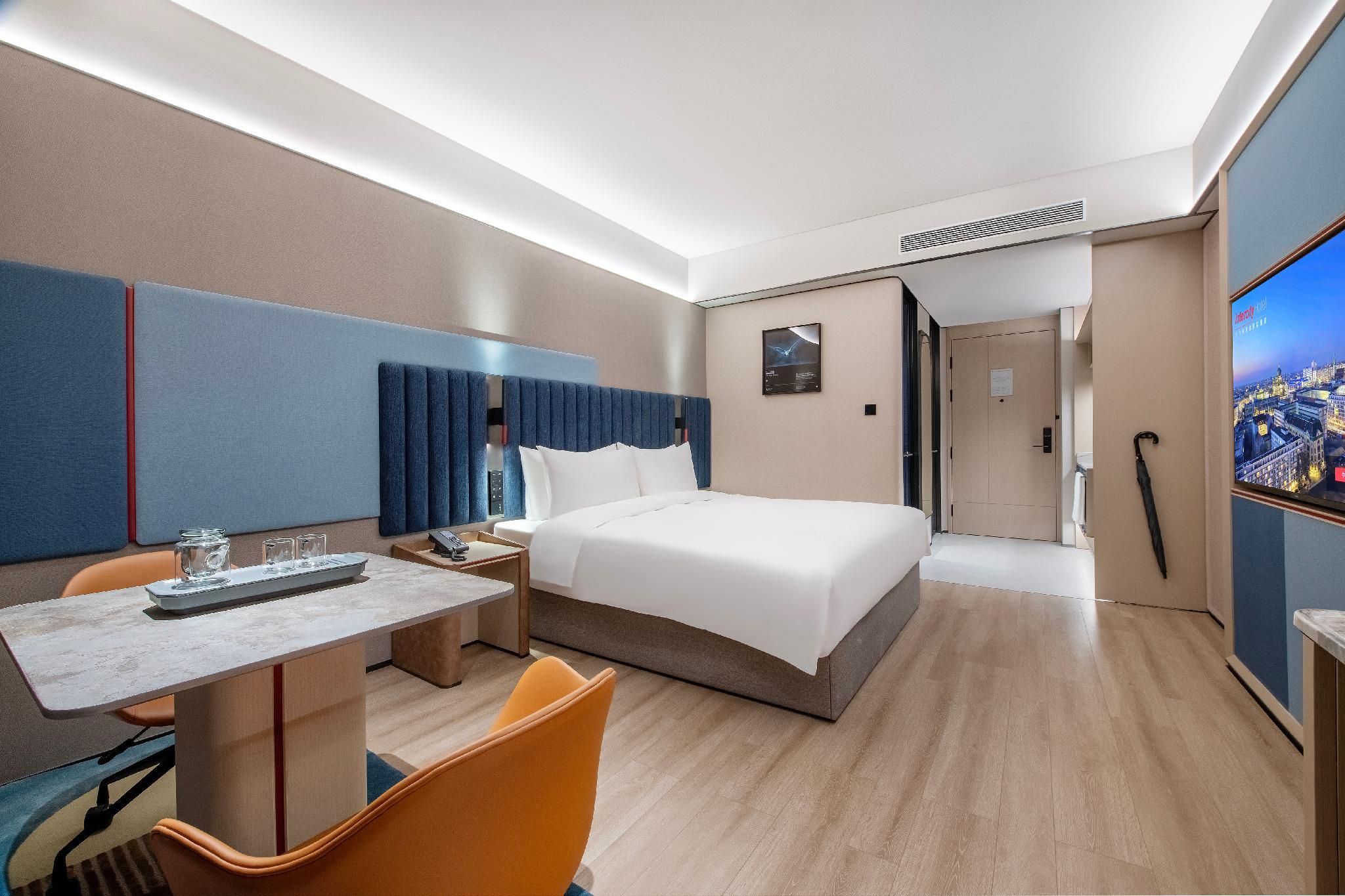 Intercity Superior Queen Room