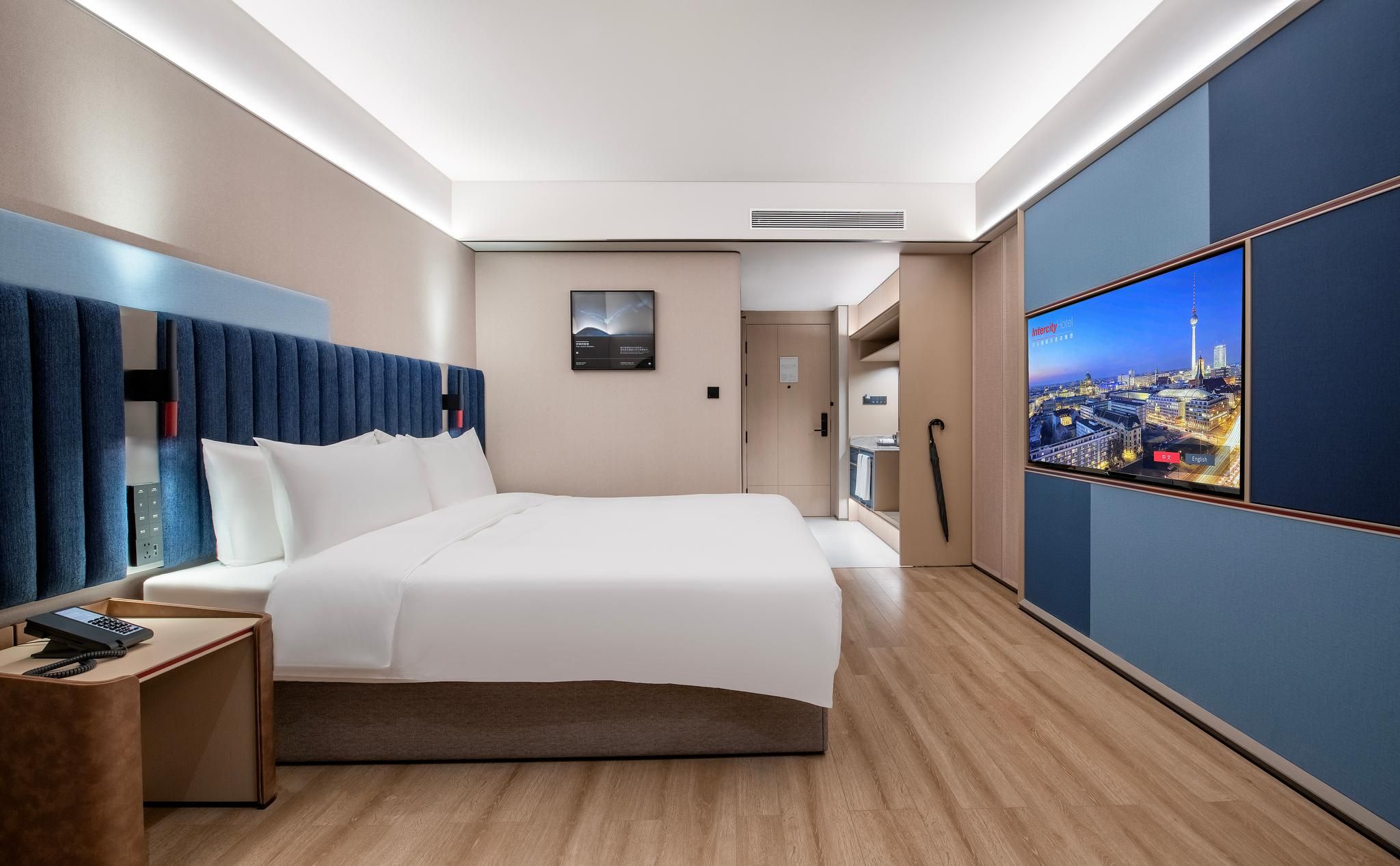 Intercity Superior Queen Room