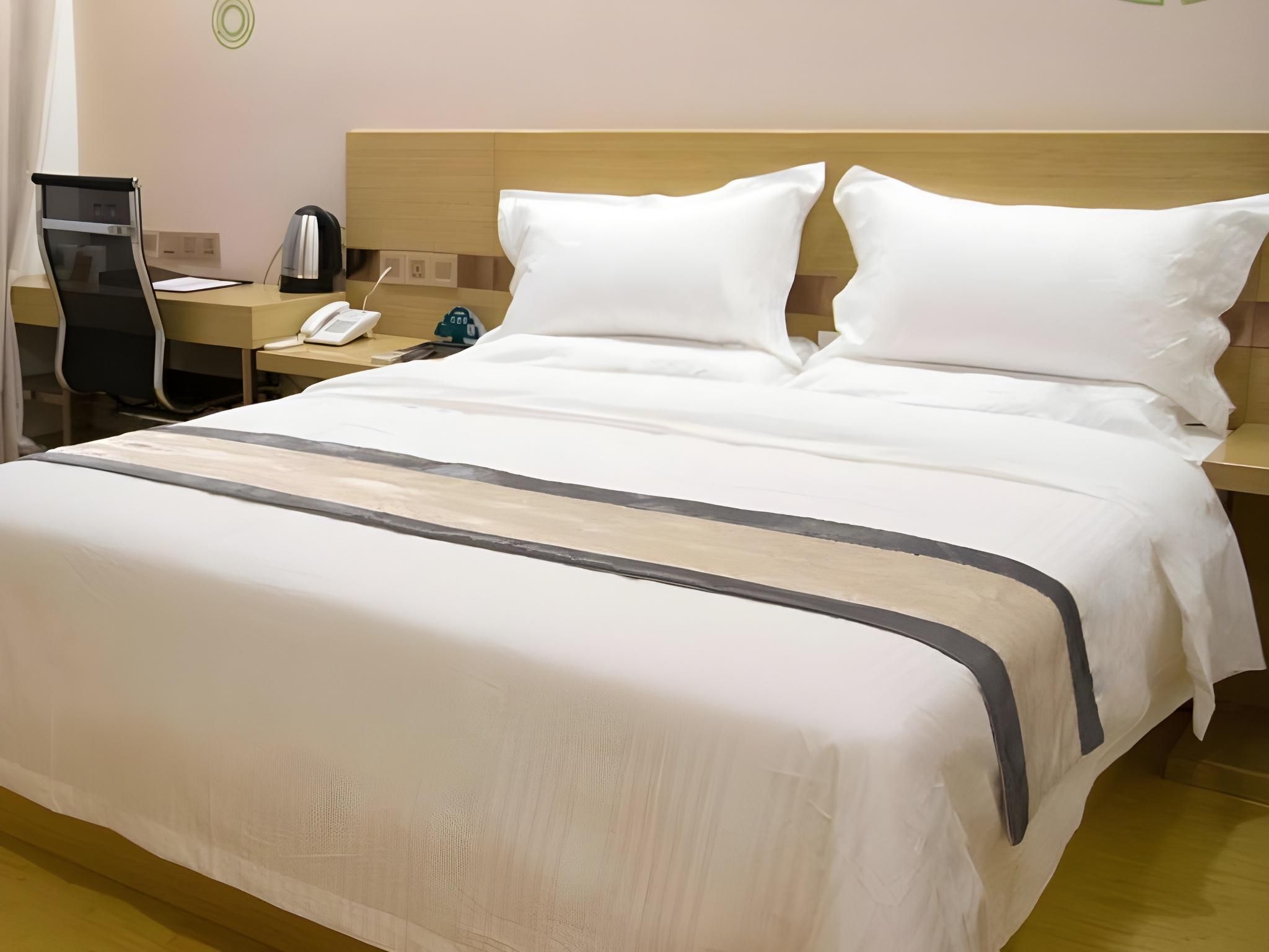 GTR - Guest Room with One 1.8M Bed