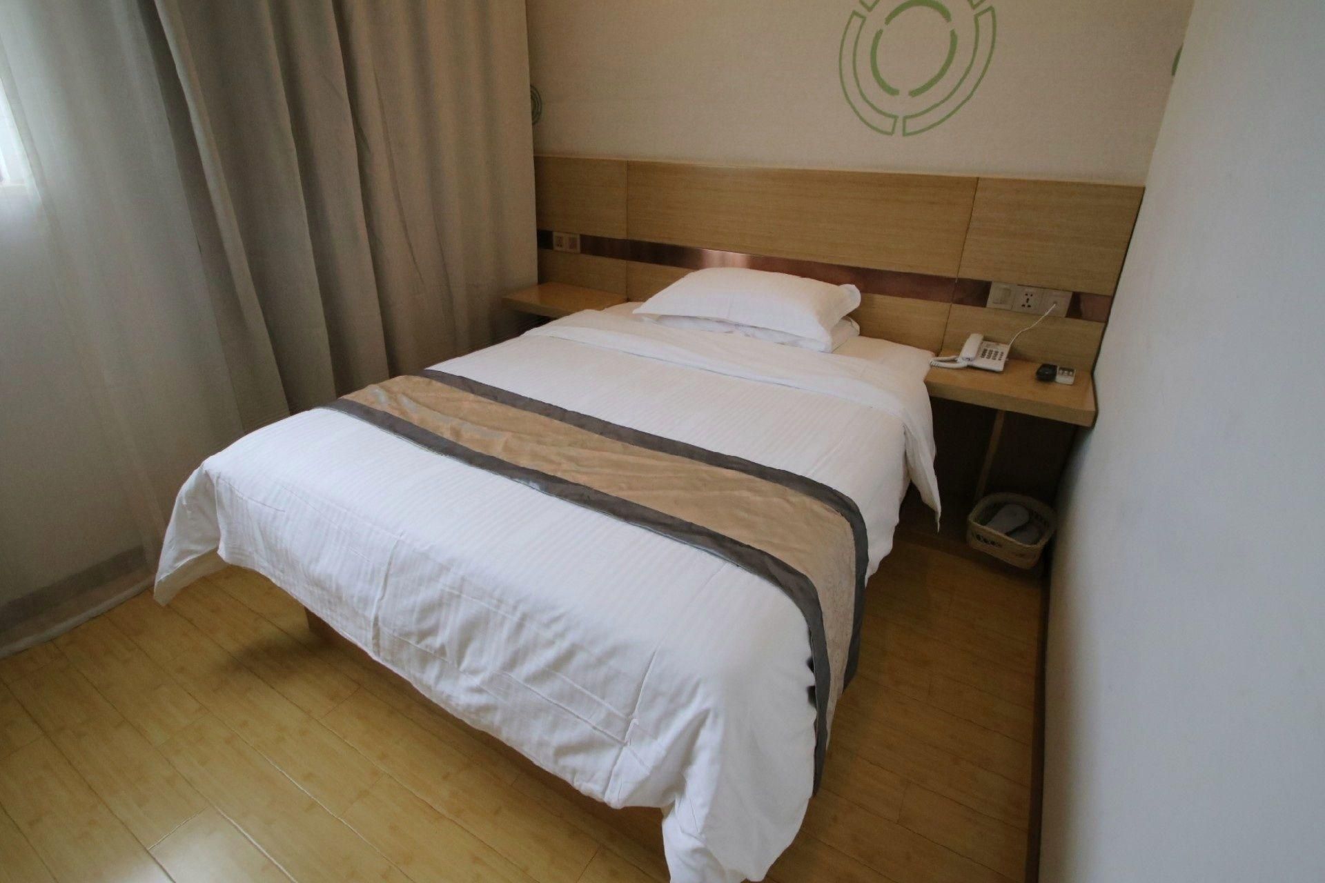 GTI - 1 Bed Guest Room, 1.5M Bed