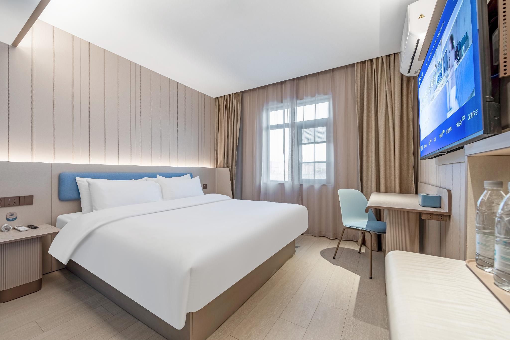 Queen Superior Room