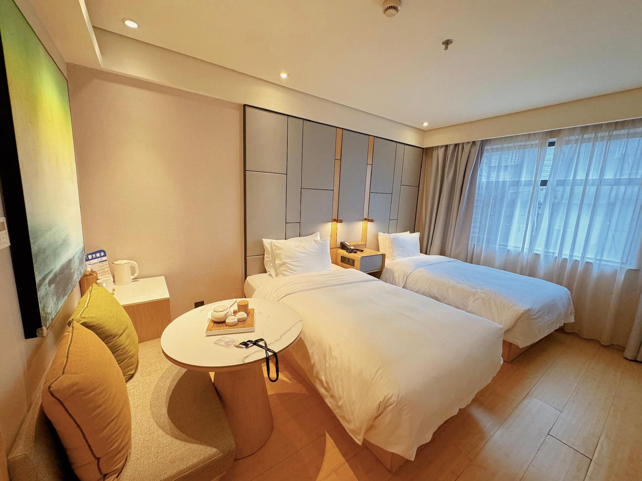 Twin Business Room