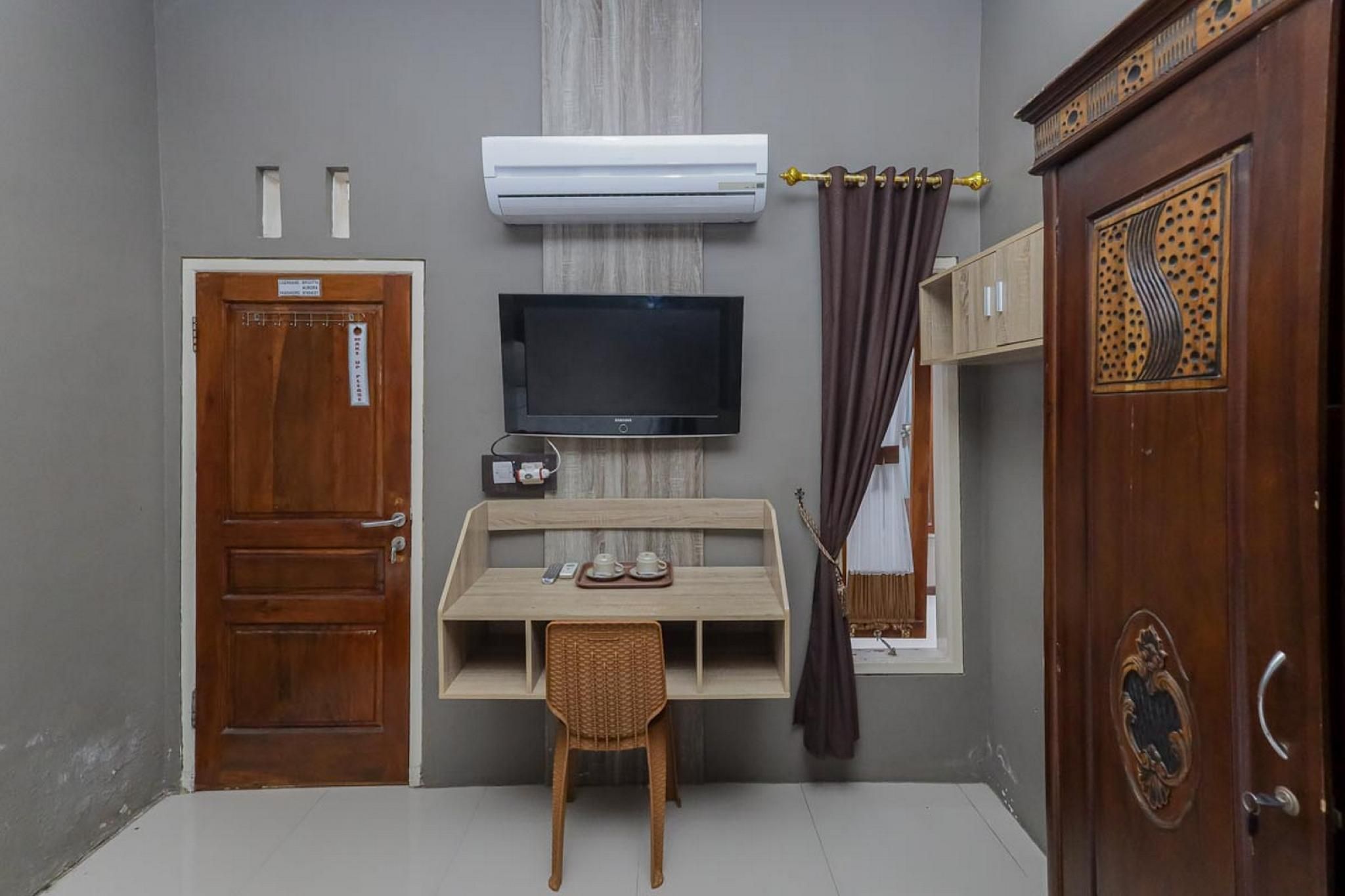 RedDoorz Room