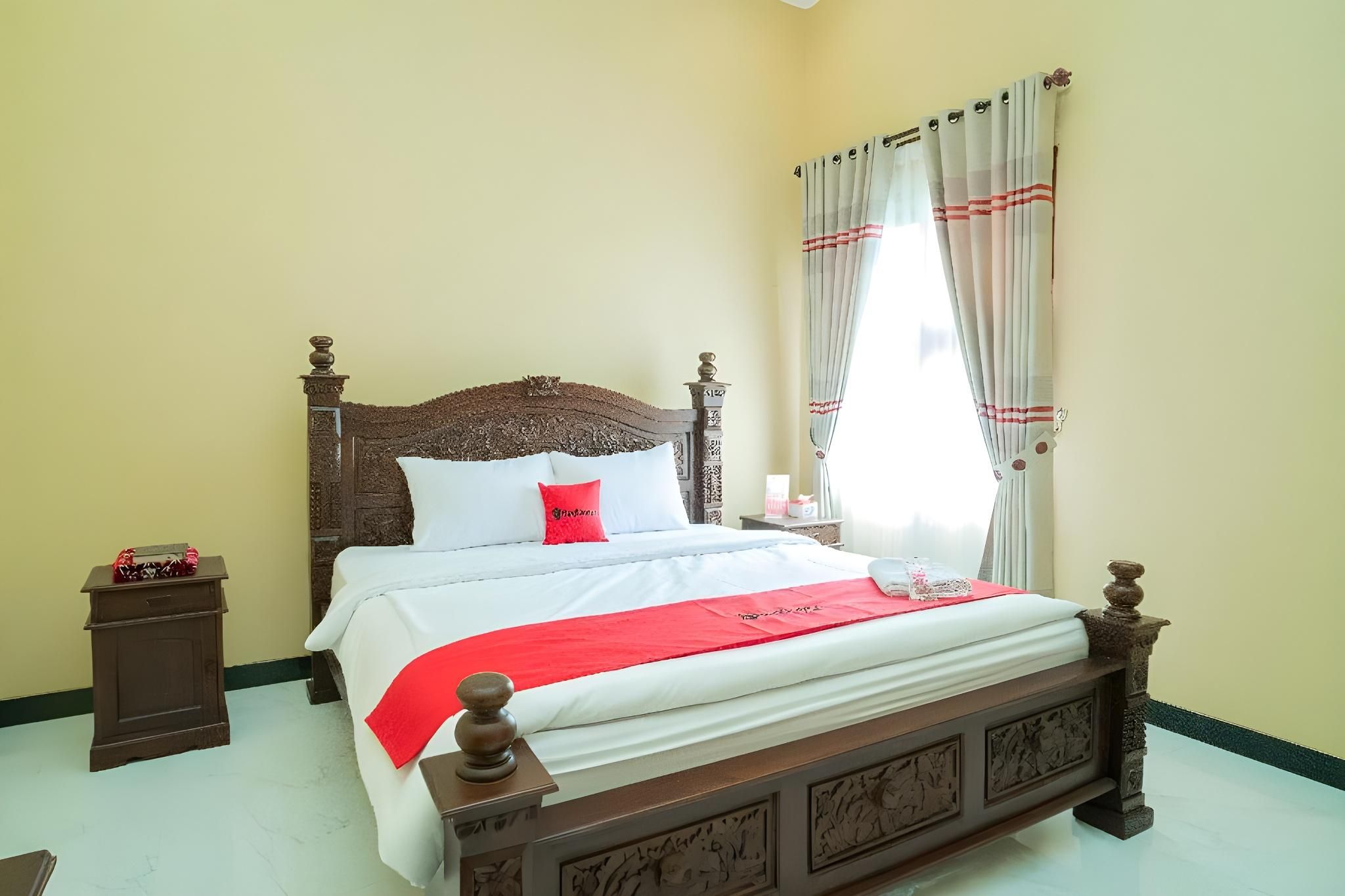RedDoorz Room