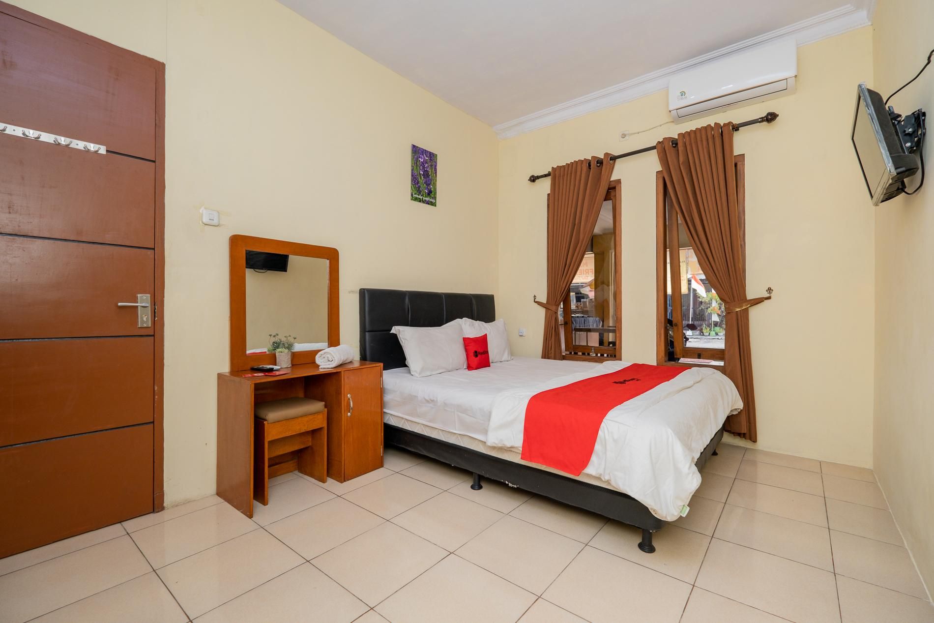 RedDoorz Room