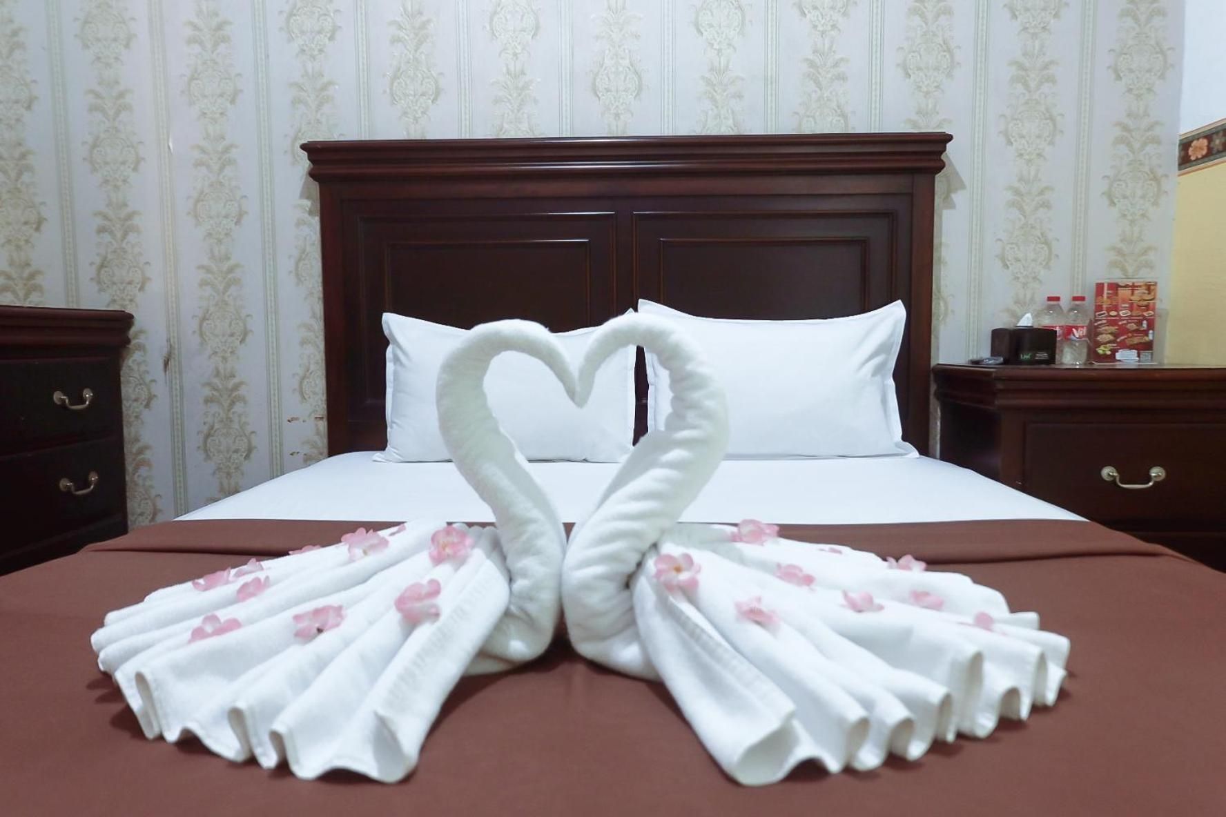 Single Room With Private Bathroom