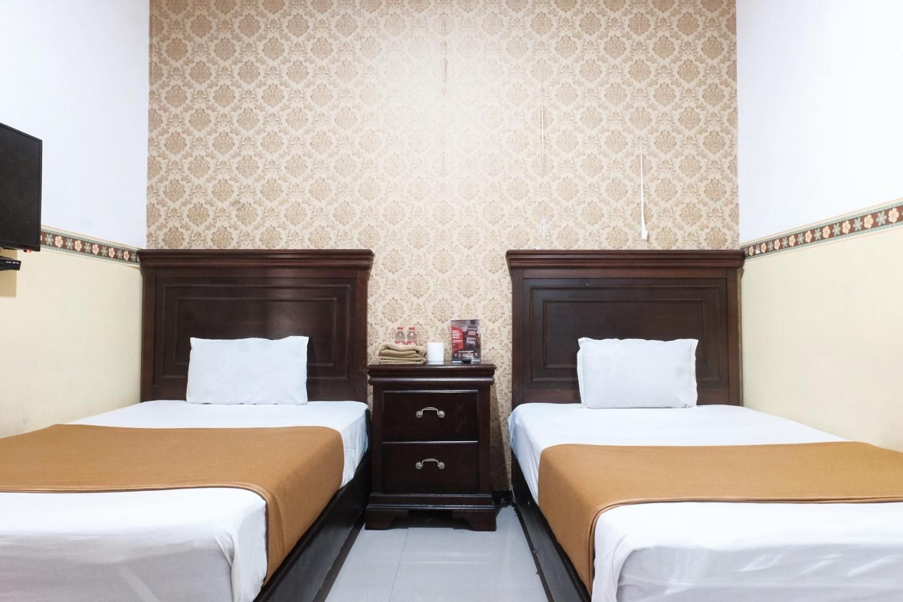 Twin Room with Private Bathroom