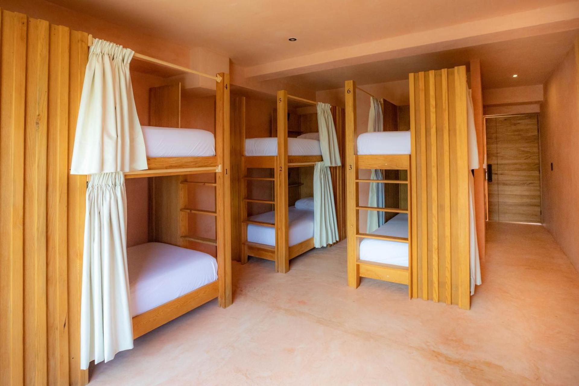 Bed in 6-Bed Mixed Dormitory Room