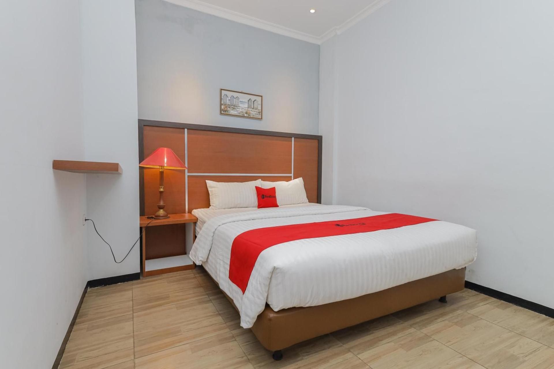 RedDoorz Room
