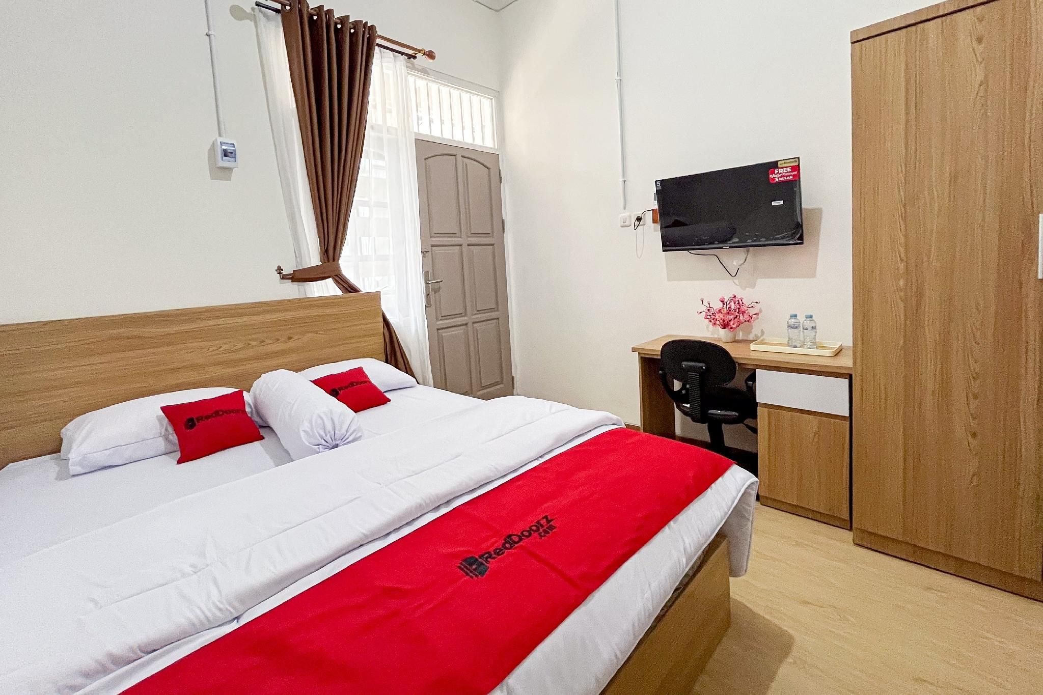 RedDoorz Room