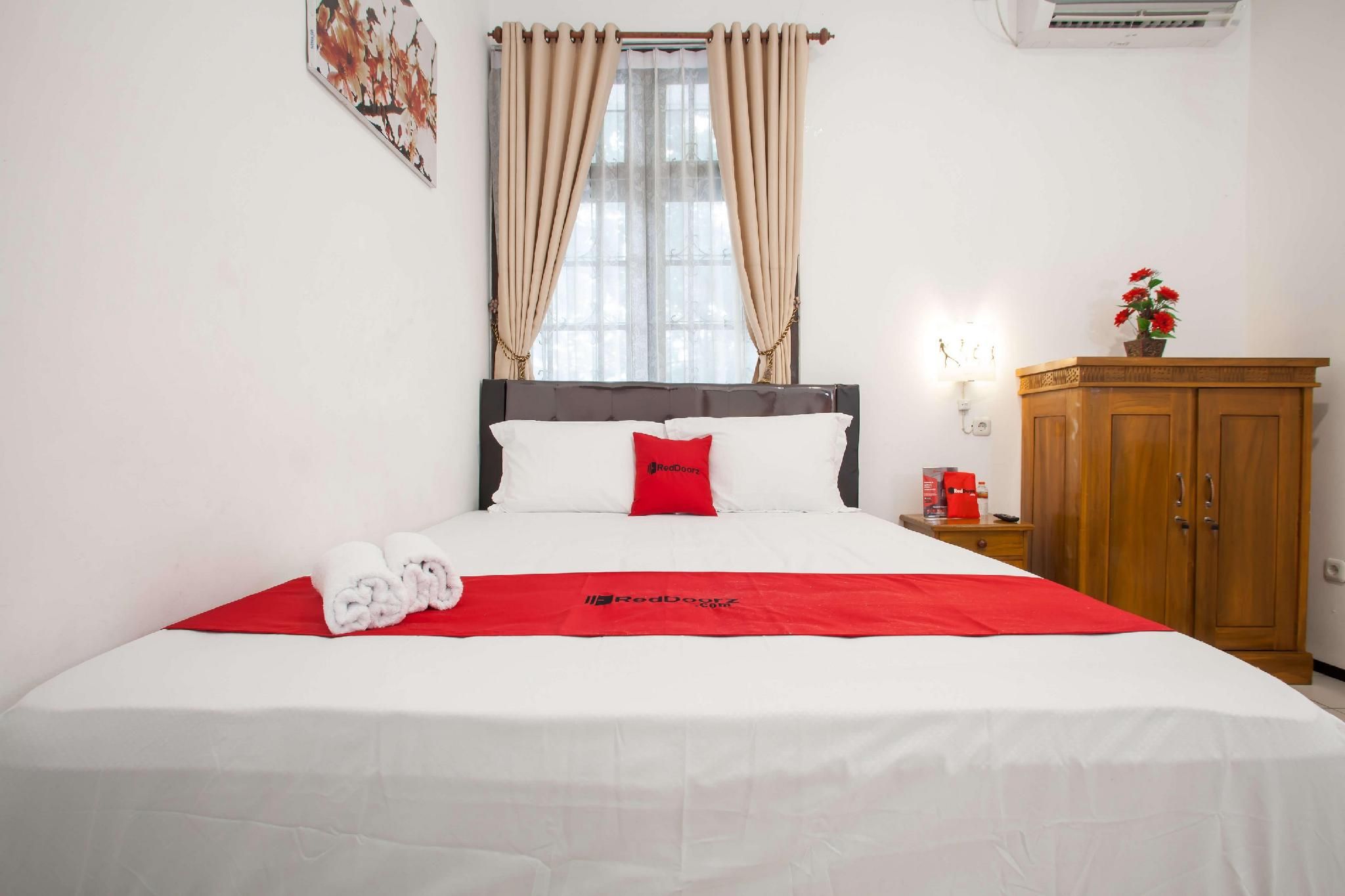 RedDoorz Room