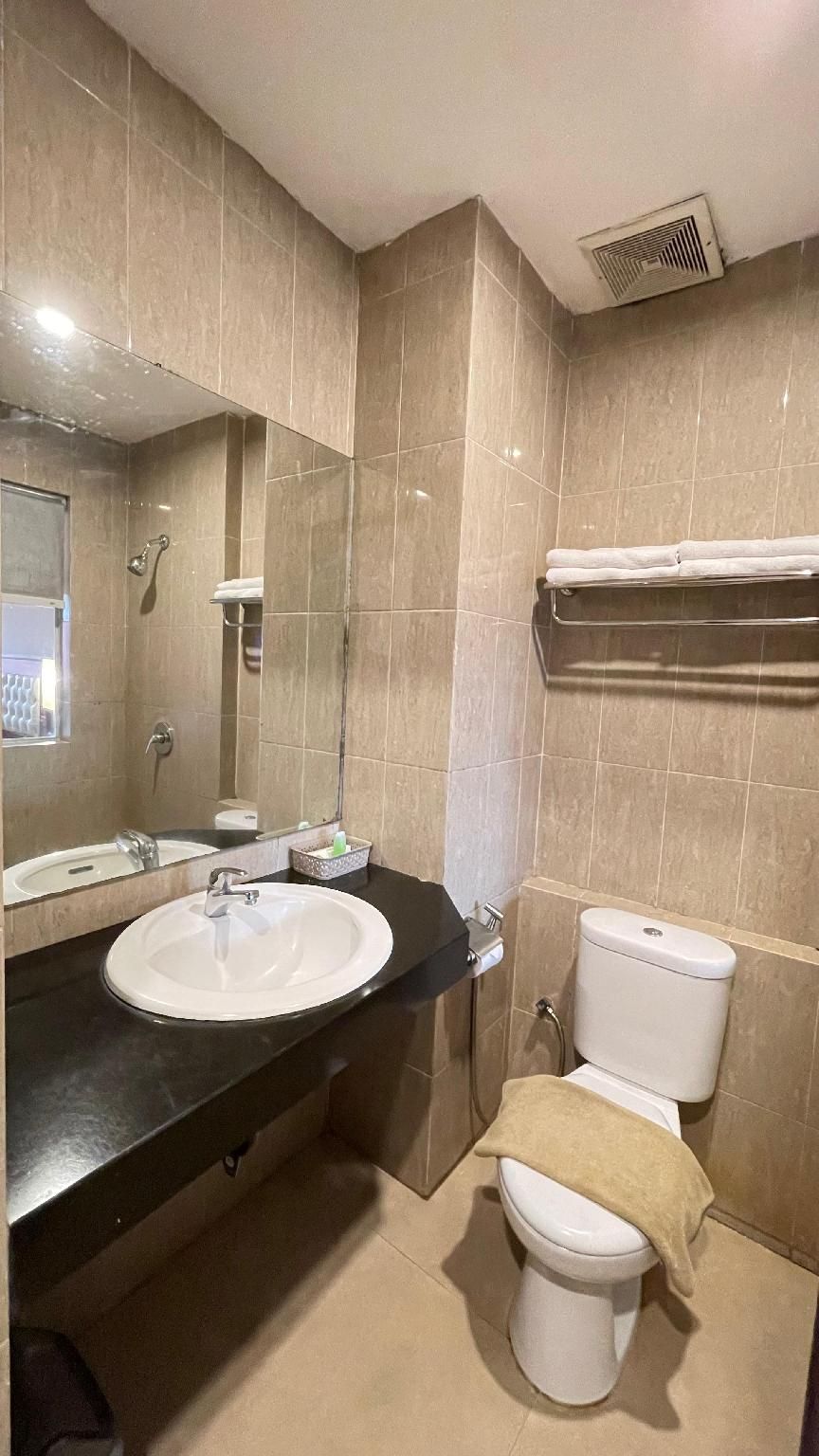 Deluxe double non balcony (no view)