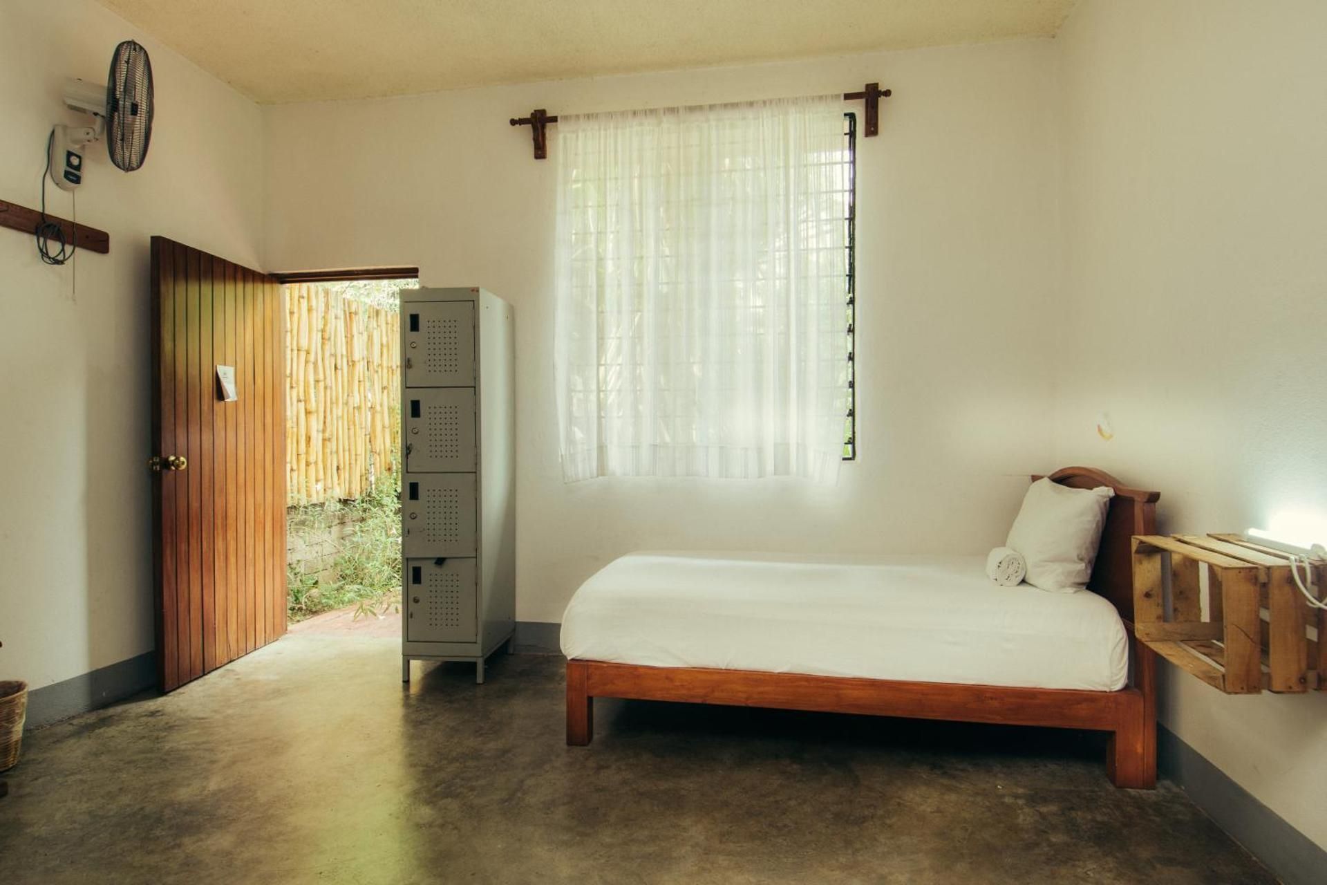 Single Bed in Mixed Dormitory Room