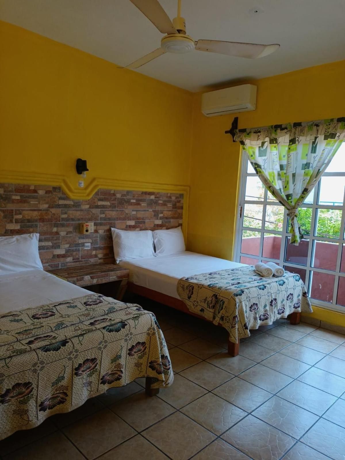Twin Room with Sea View