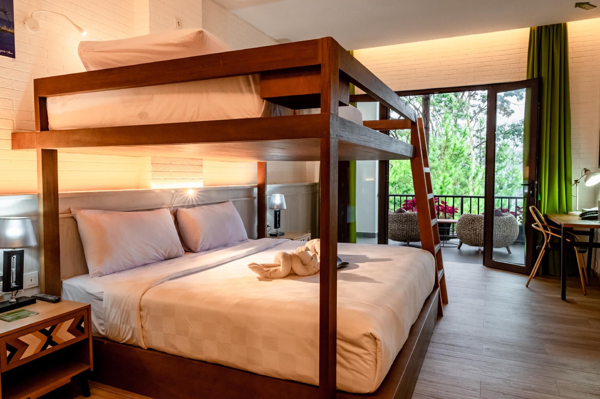 Deluxe Triple With Balcony