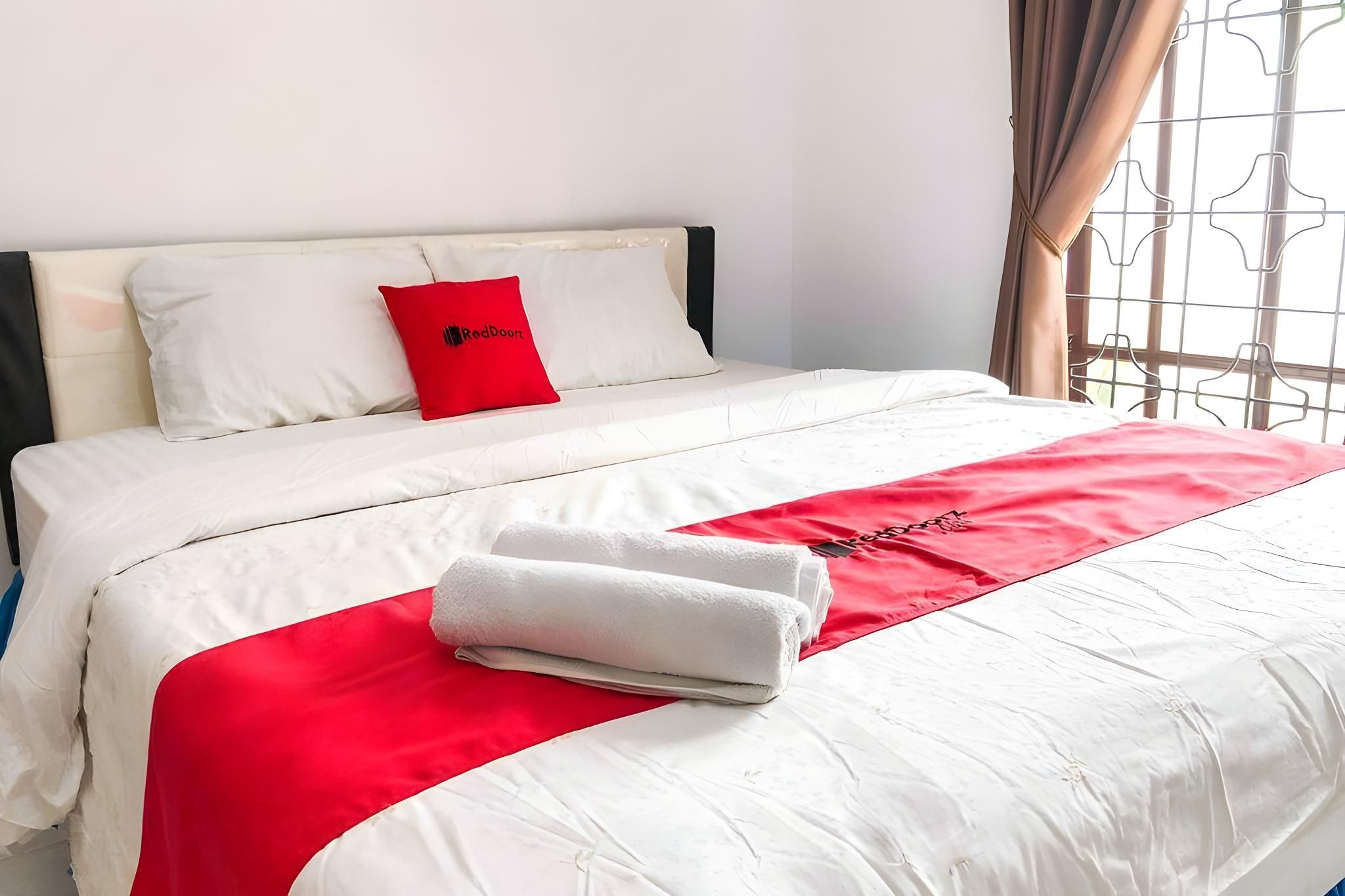 RedDoorz Room
