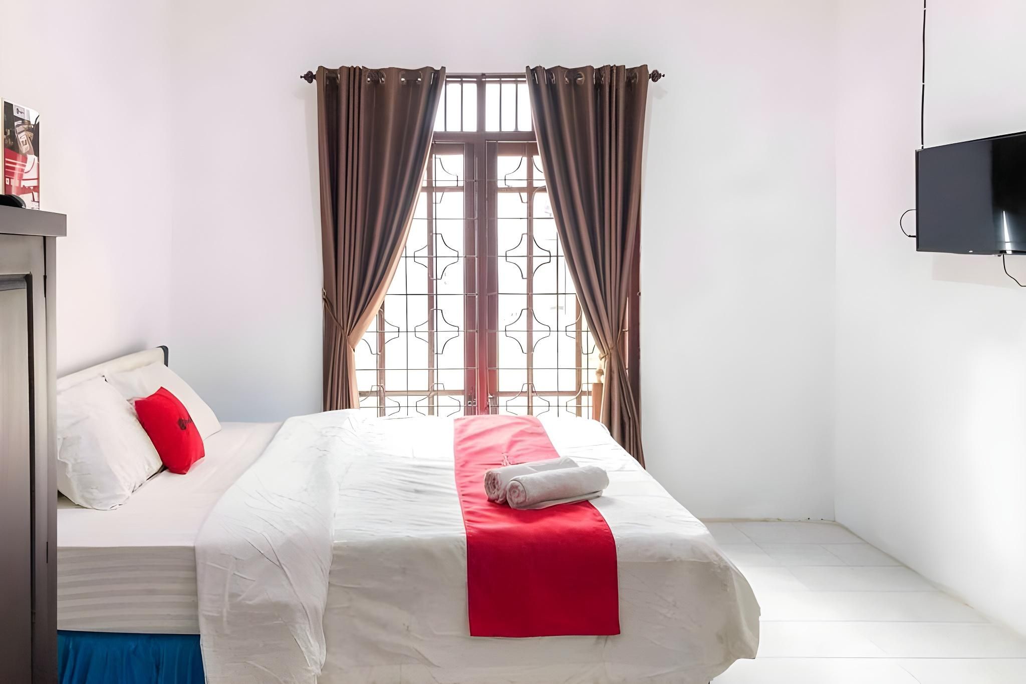 RedDoorz Room