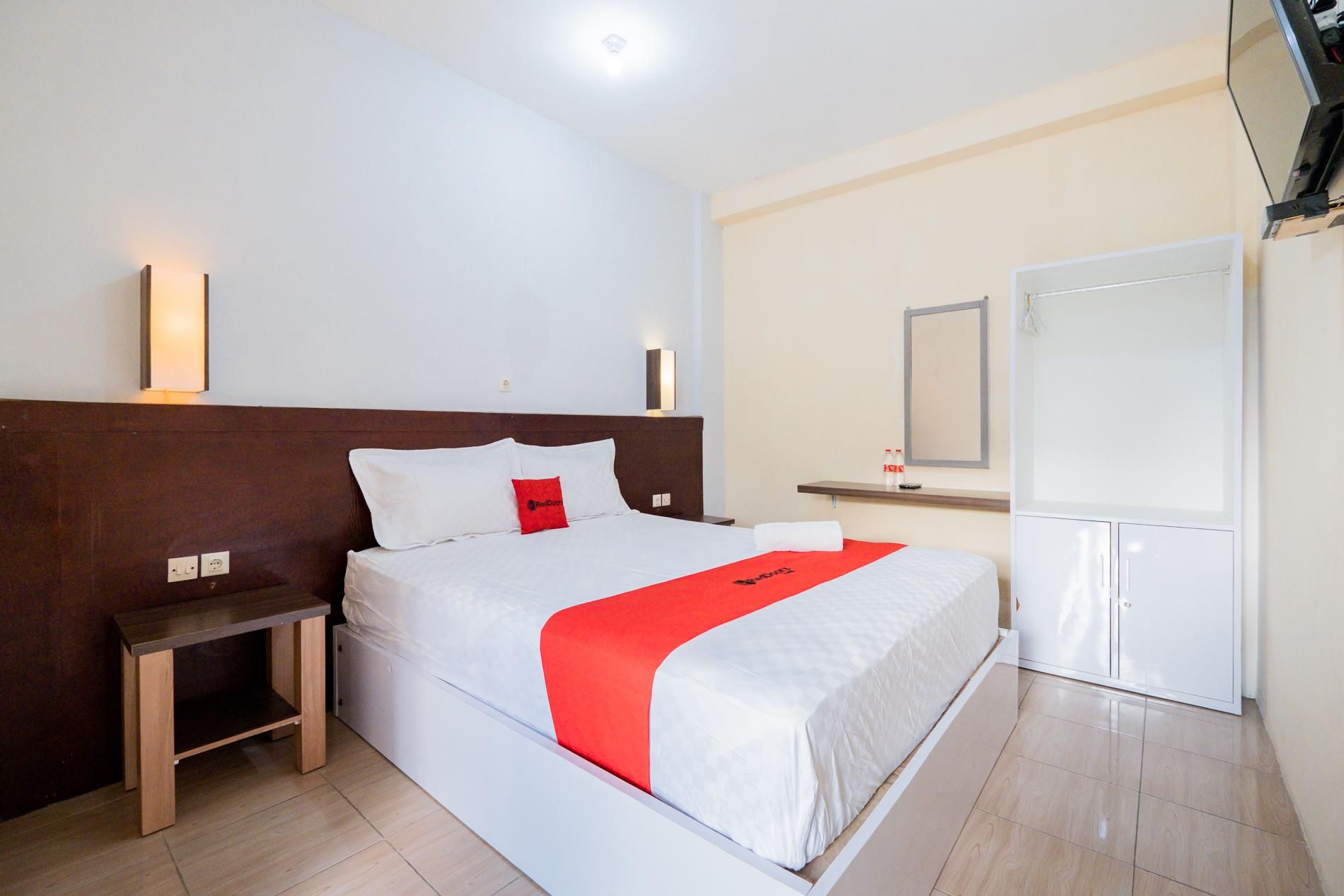 RedDoorz Room