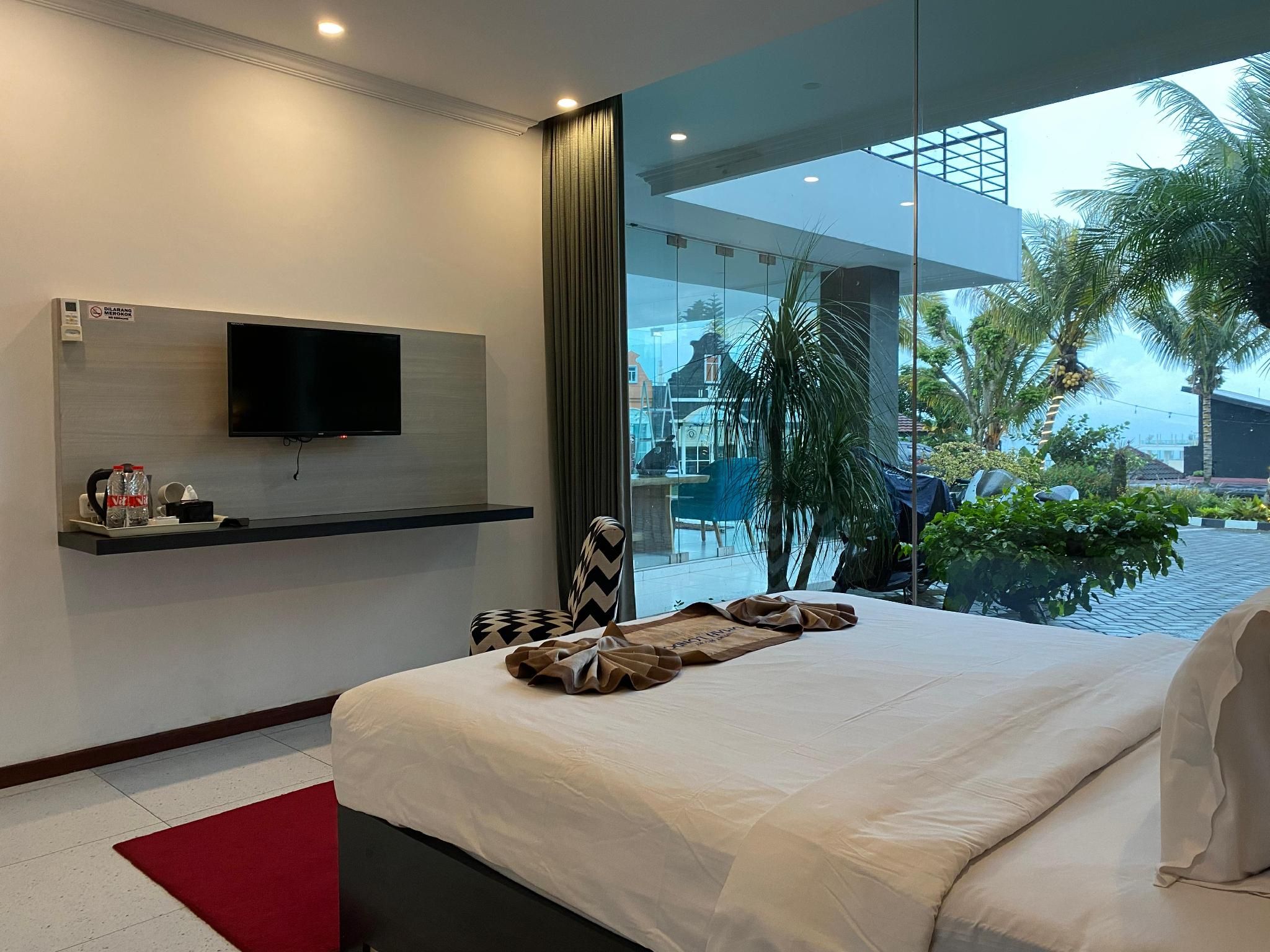 Superior Double Garden View