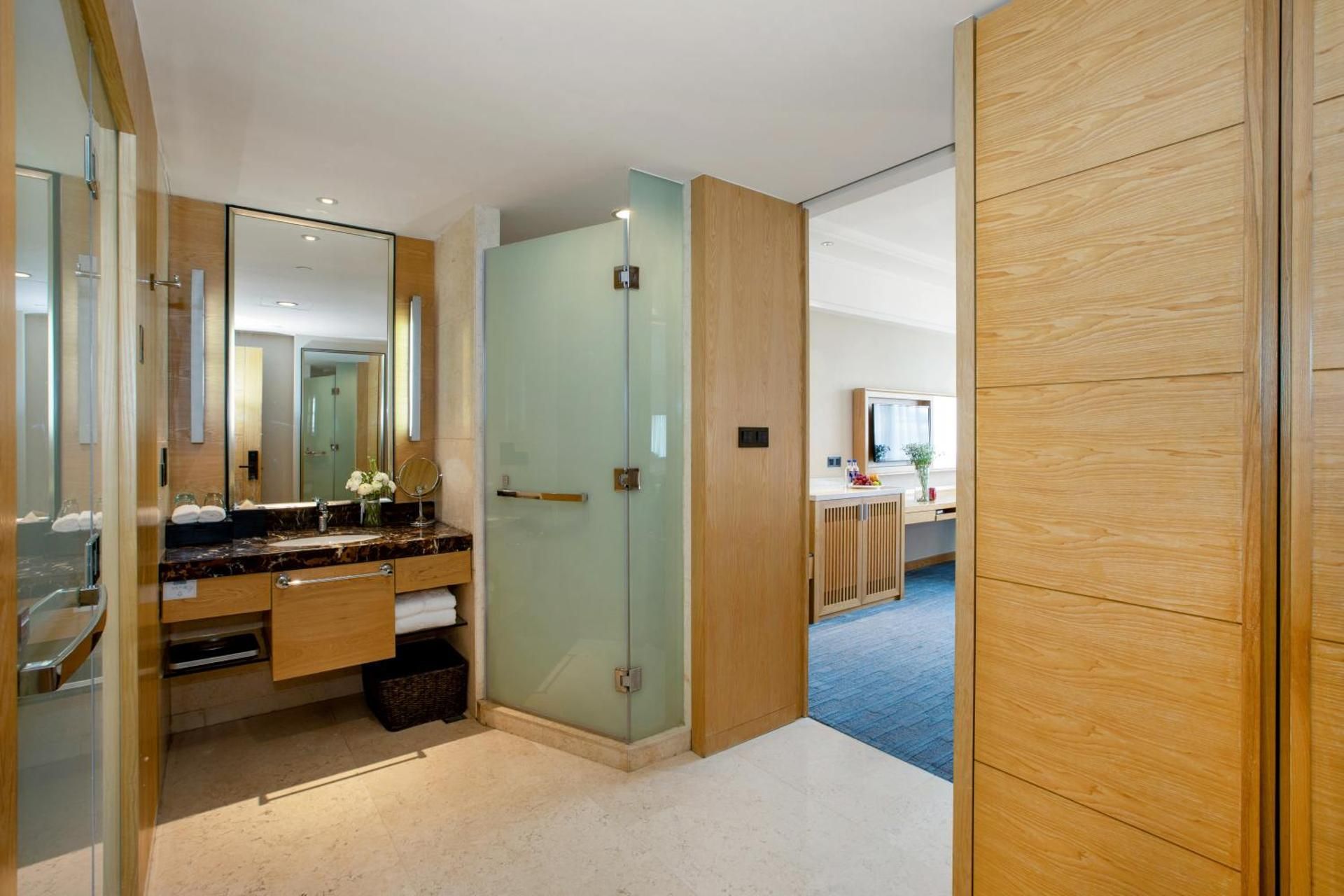 Deluxe Twin Bed Room