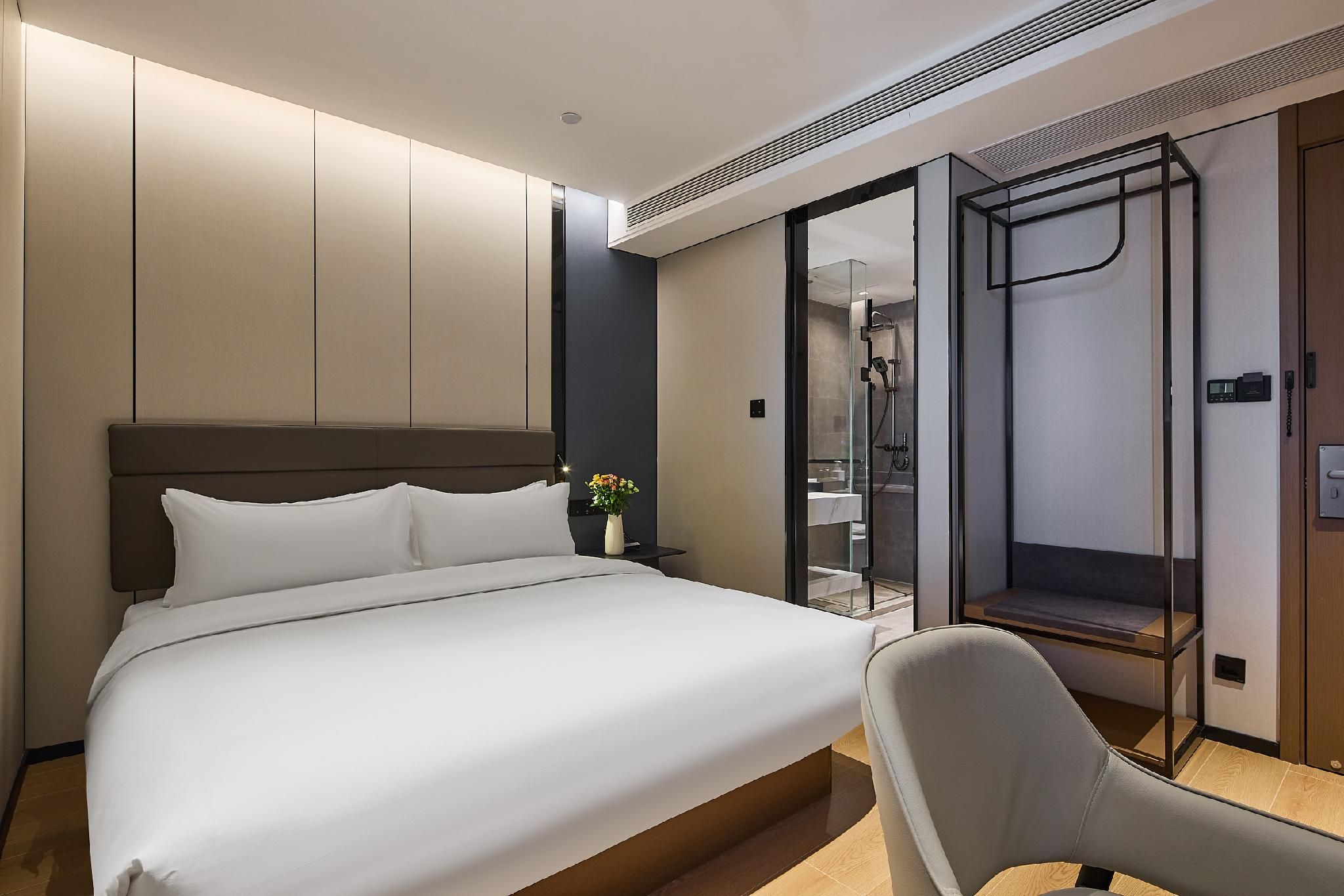 1 King Bed