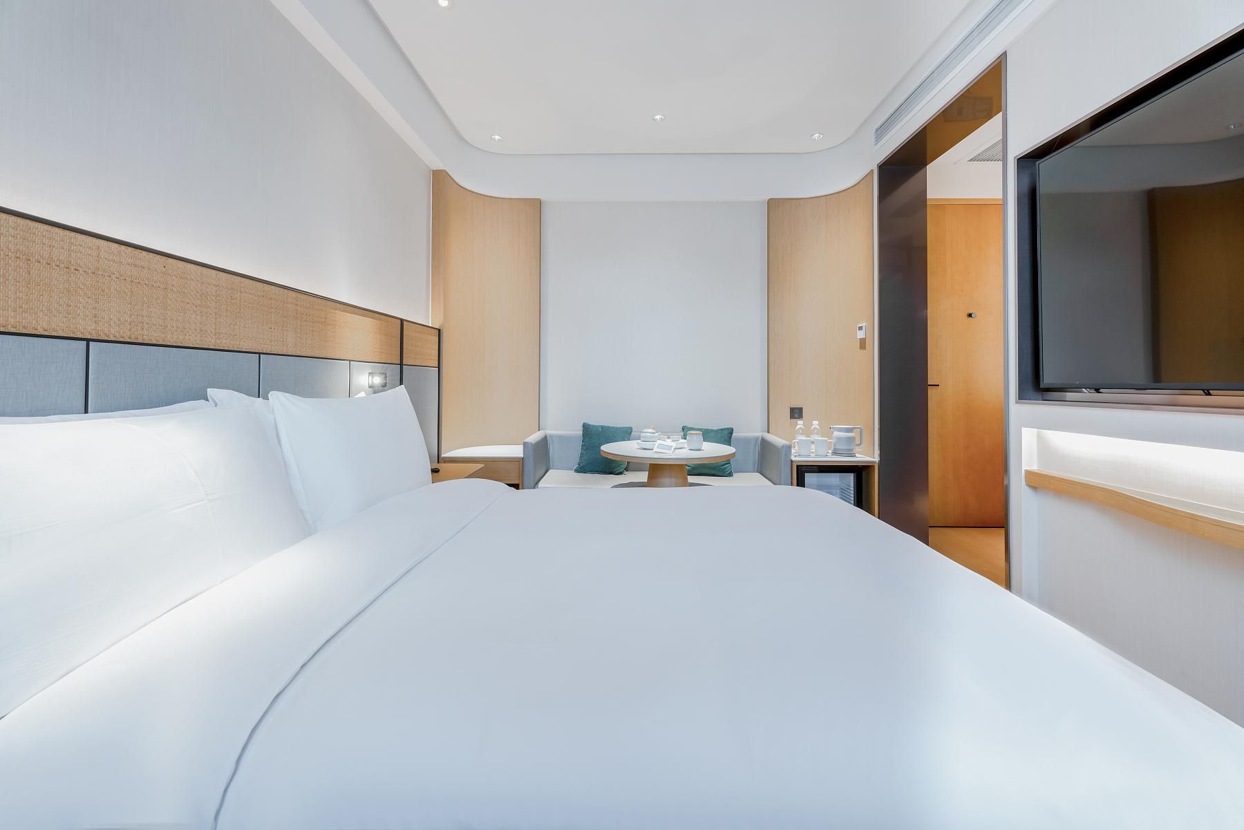 Huazhu - Room With Bed