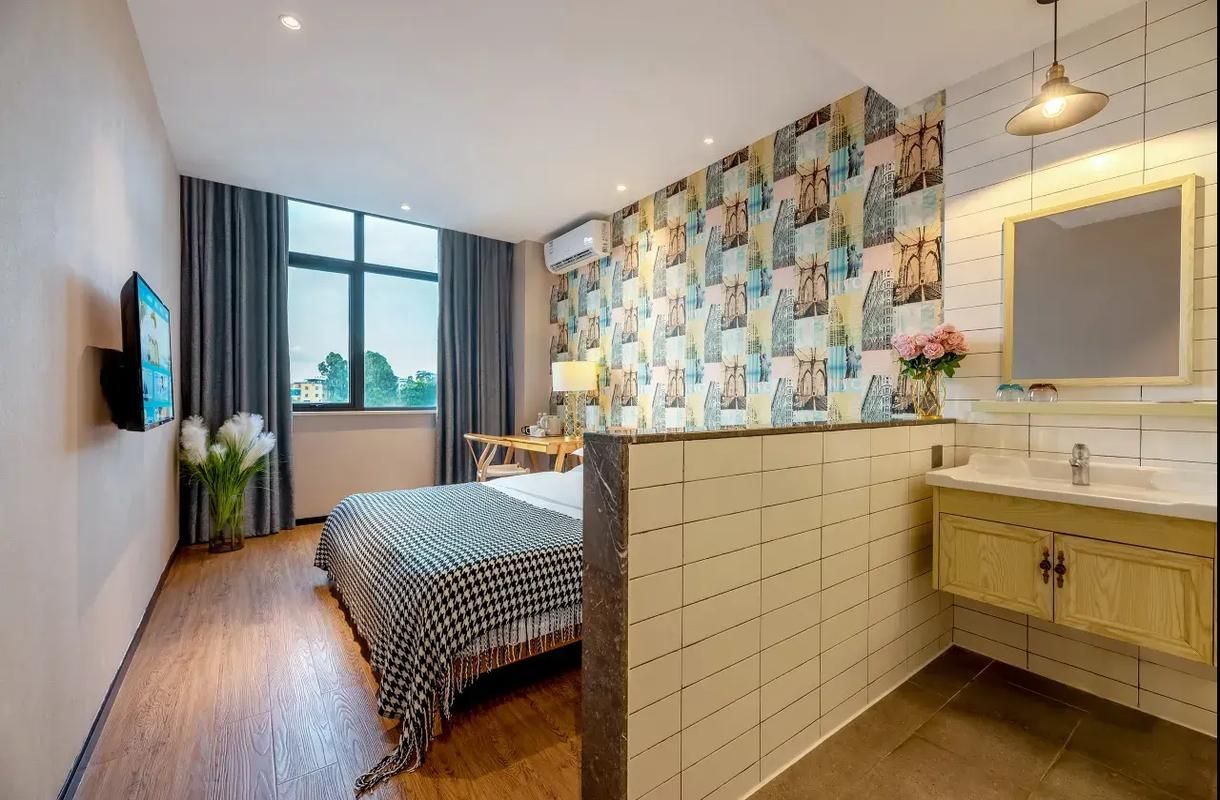 Business King Room