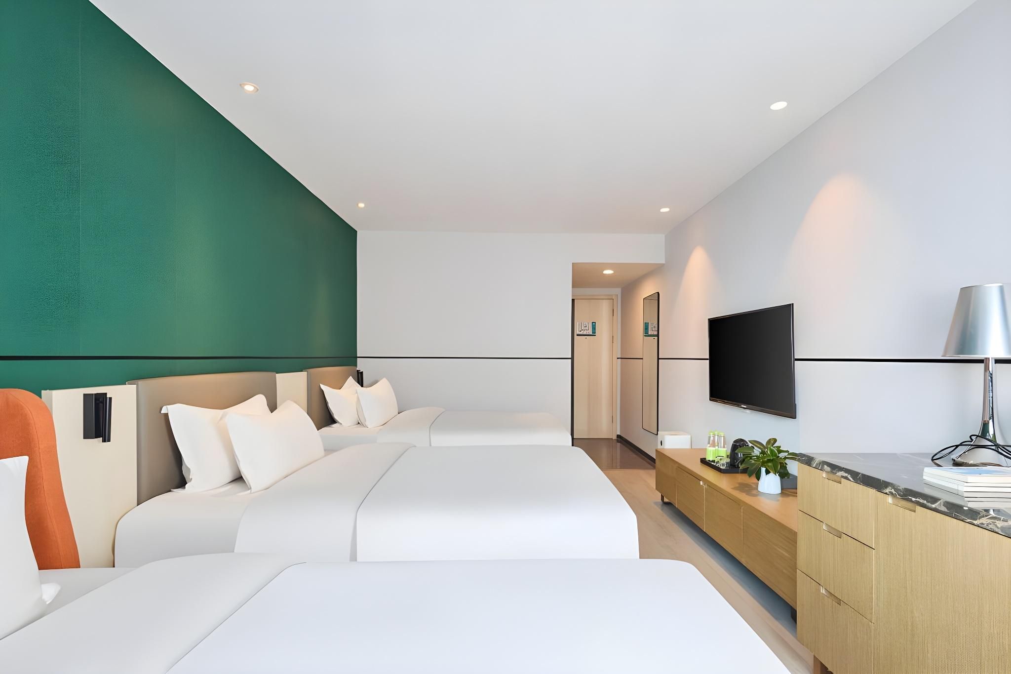 Triple Room