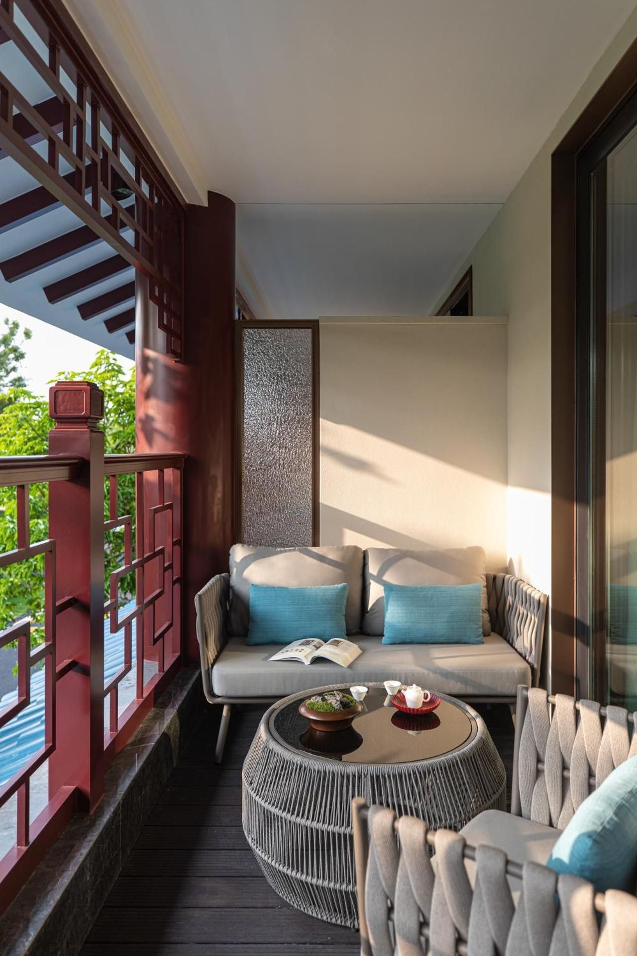Queen Room with Garden View