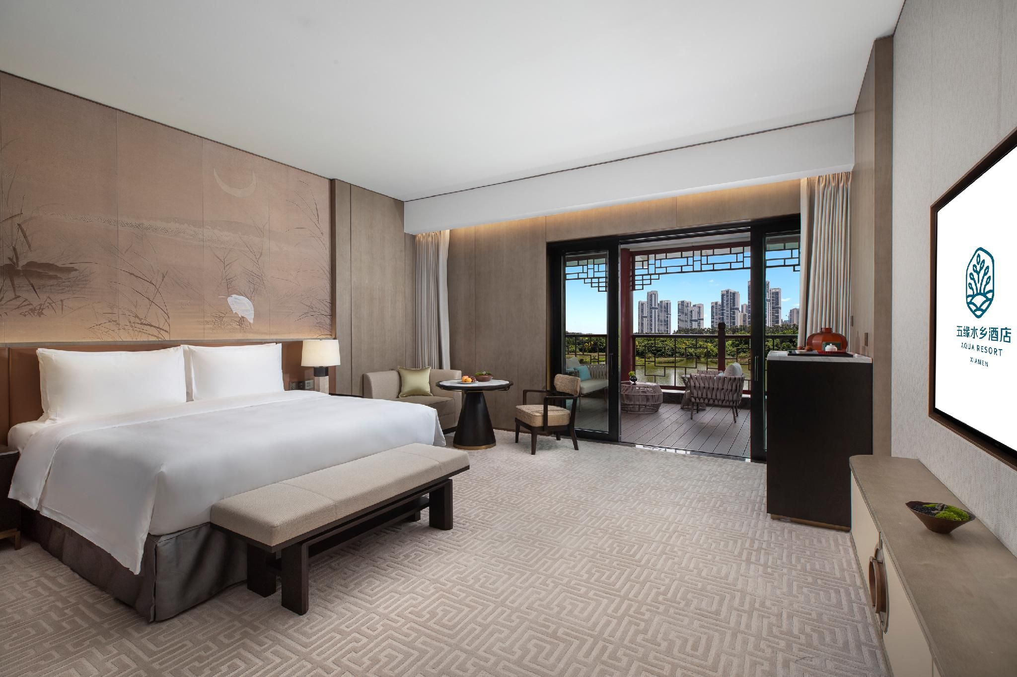 Guest room, 1 King, Lake view