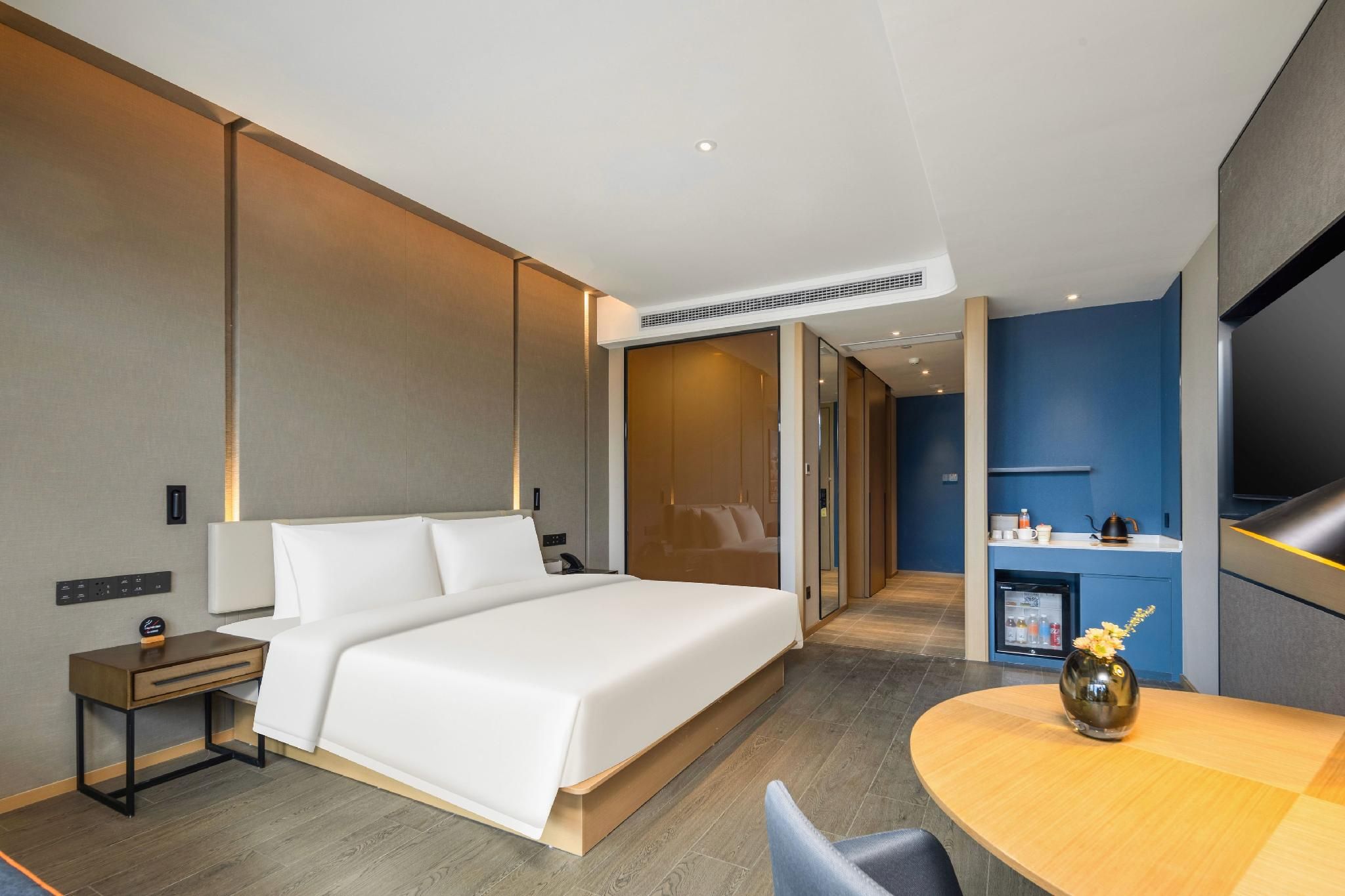 Atour Hotel Xiamen Meifeng Seaside Romantic Line Jimu Double Room with Lake View 3