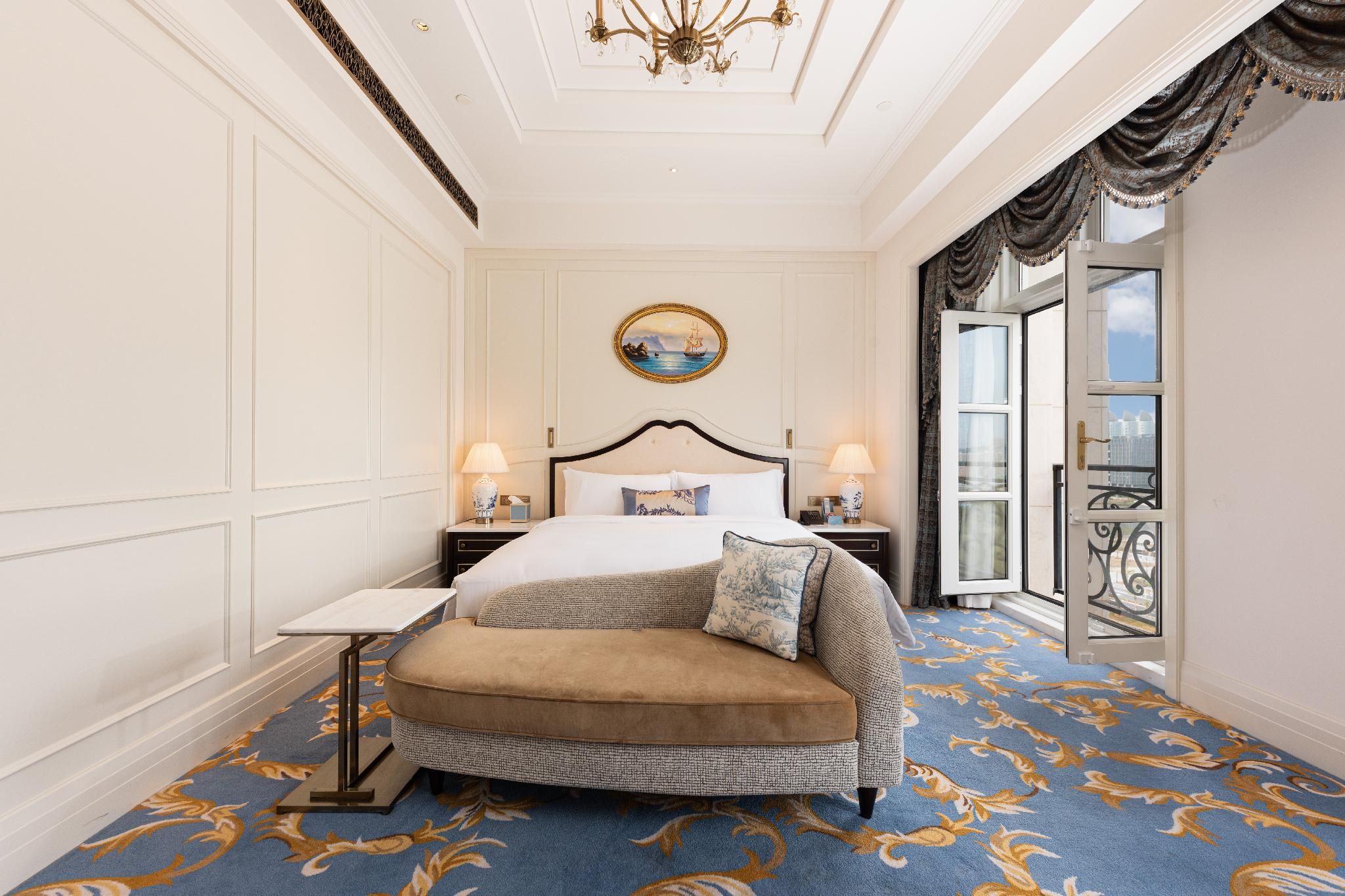 Boutique King Room