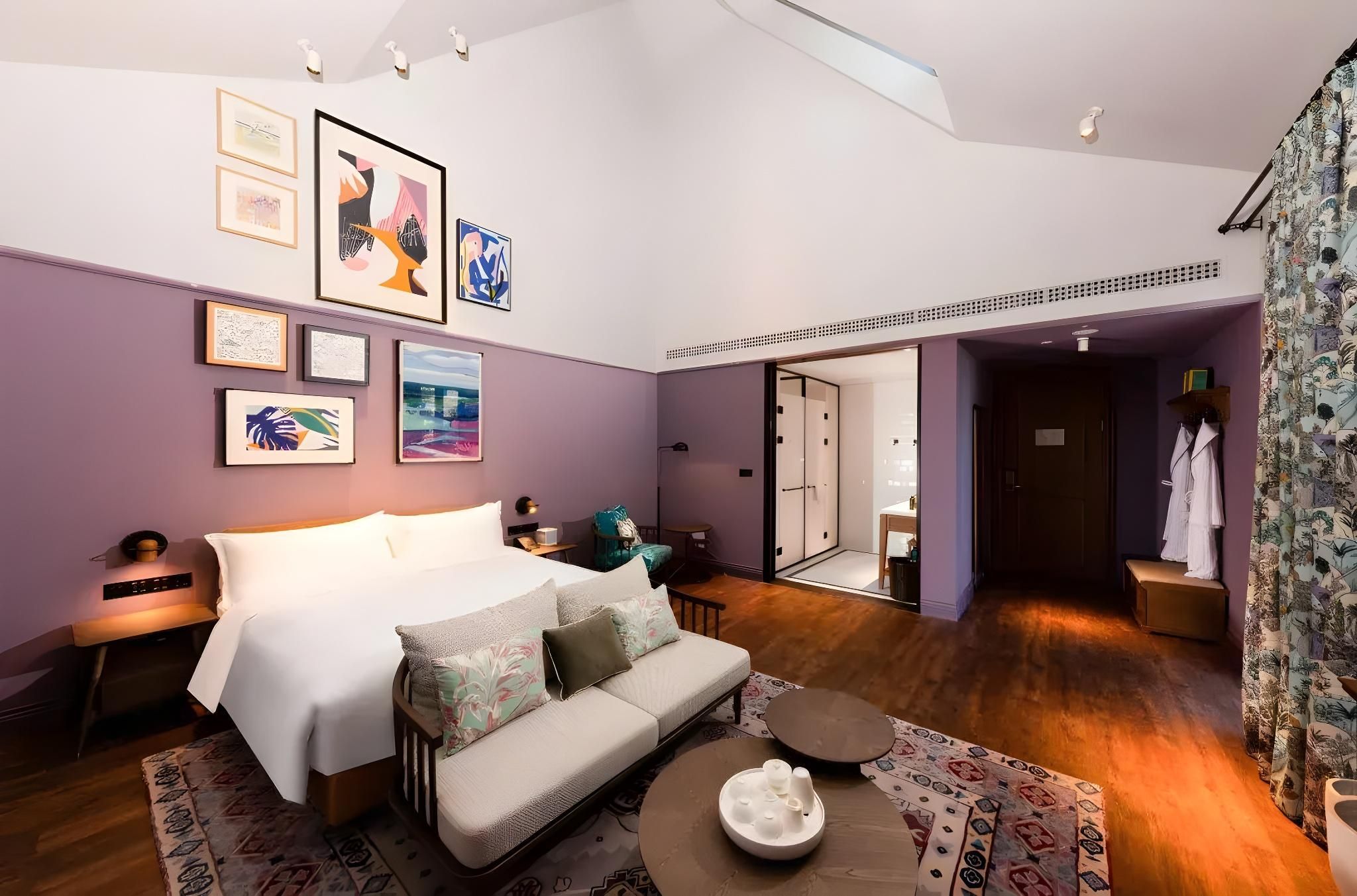 Deluxe King Room
