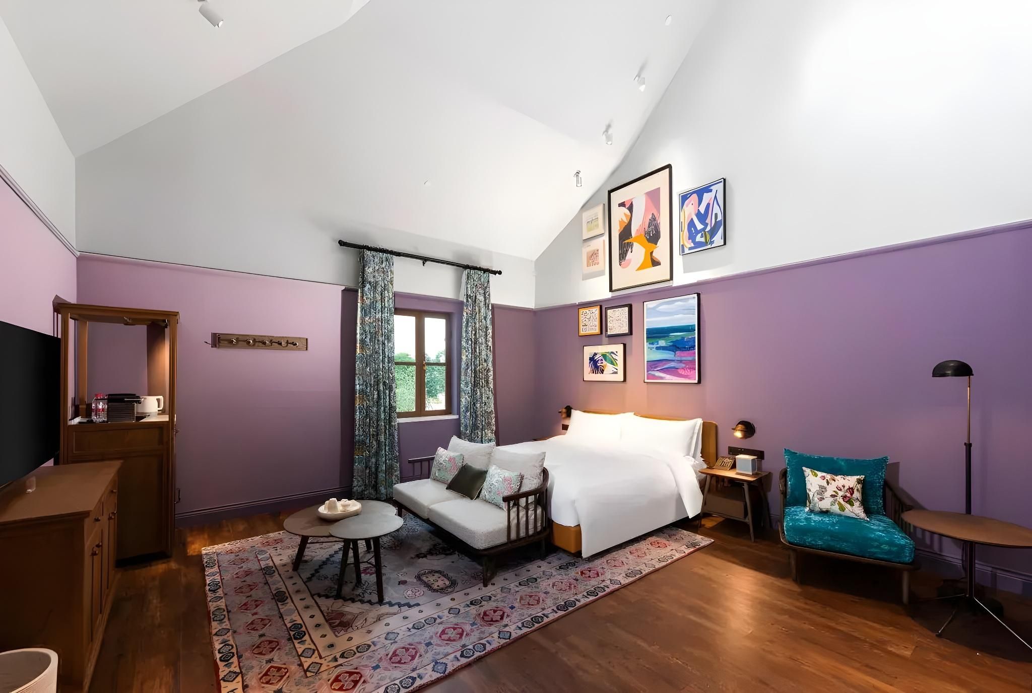 Deluxe King Room