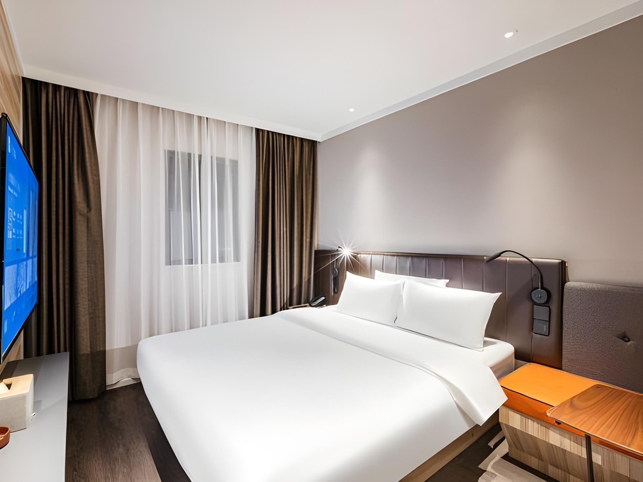 Huazhu - Superior BedRoom