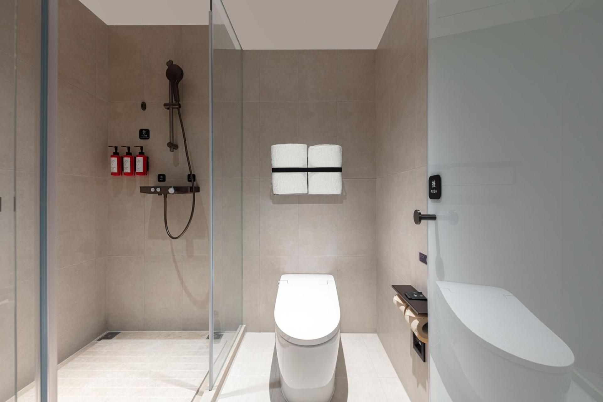 Atour Light Hotel Xiamen Zhongshan Road Pedestrian Street Chinese City Standard Double Room with Street View 2