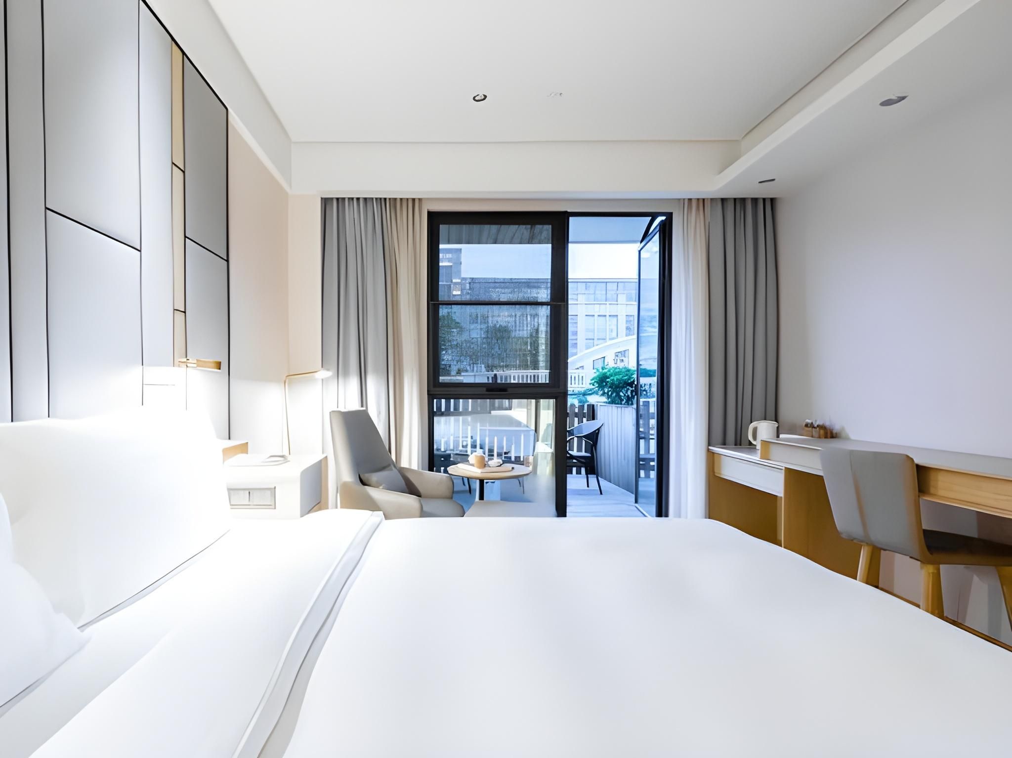 Queen Room with View