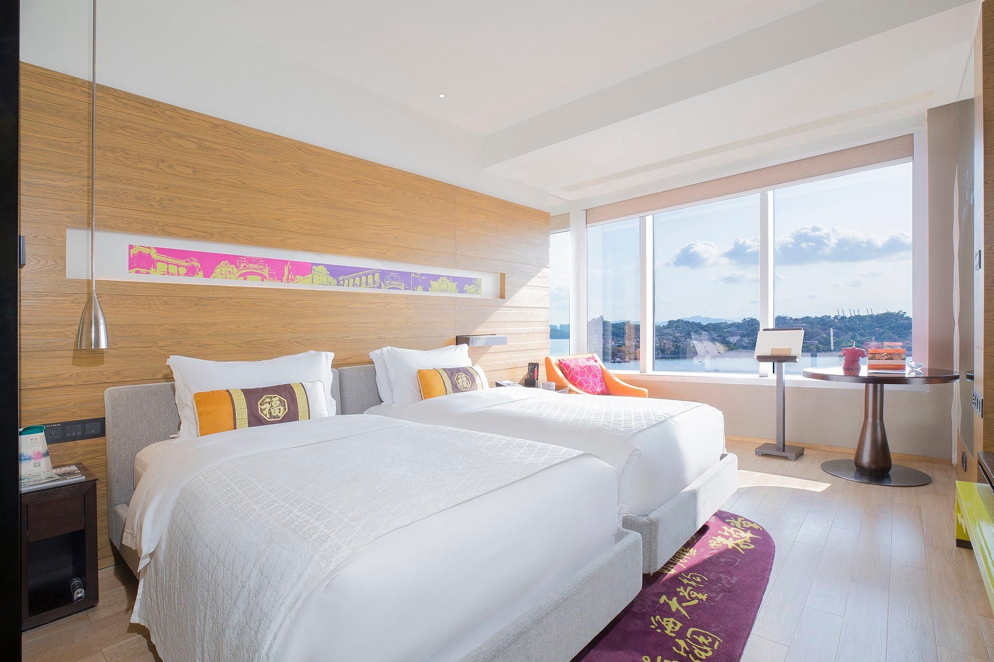 2 Twin Standard Sea View