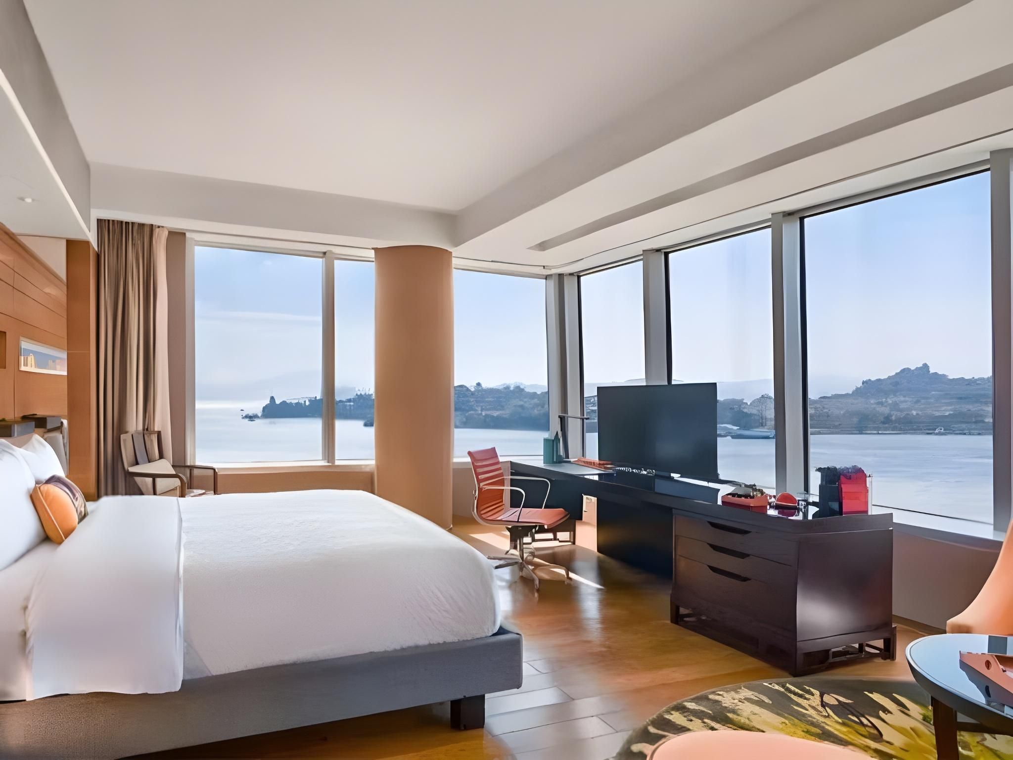 1 King Premium Sea View