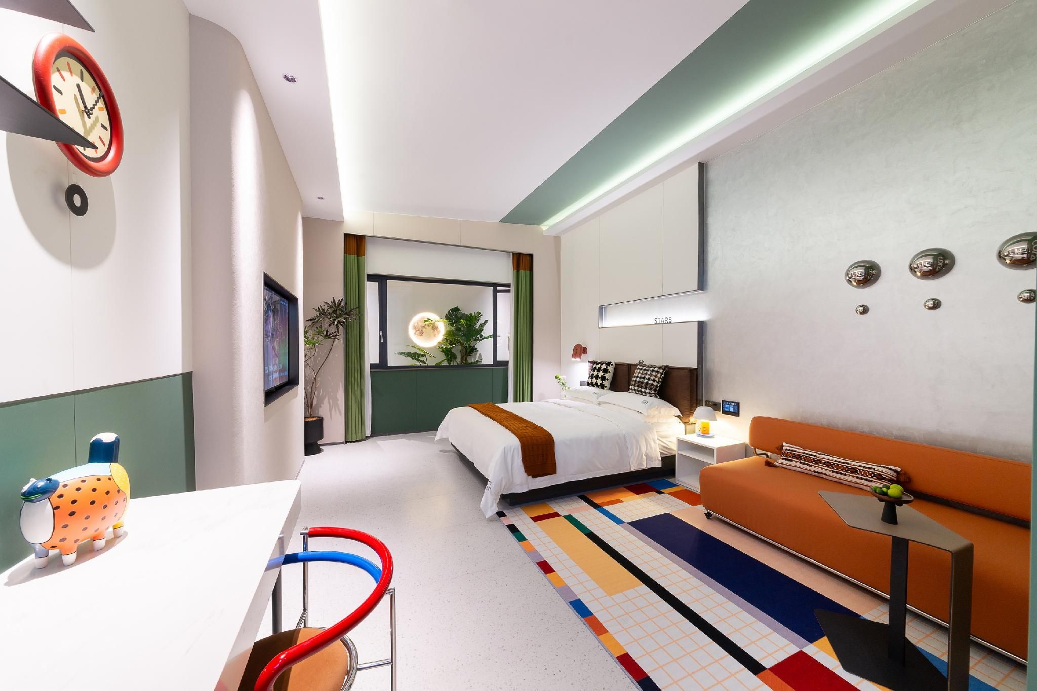 Business King Room