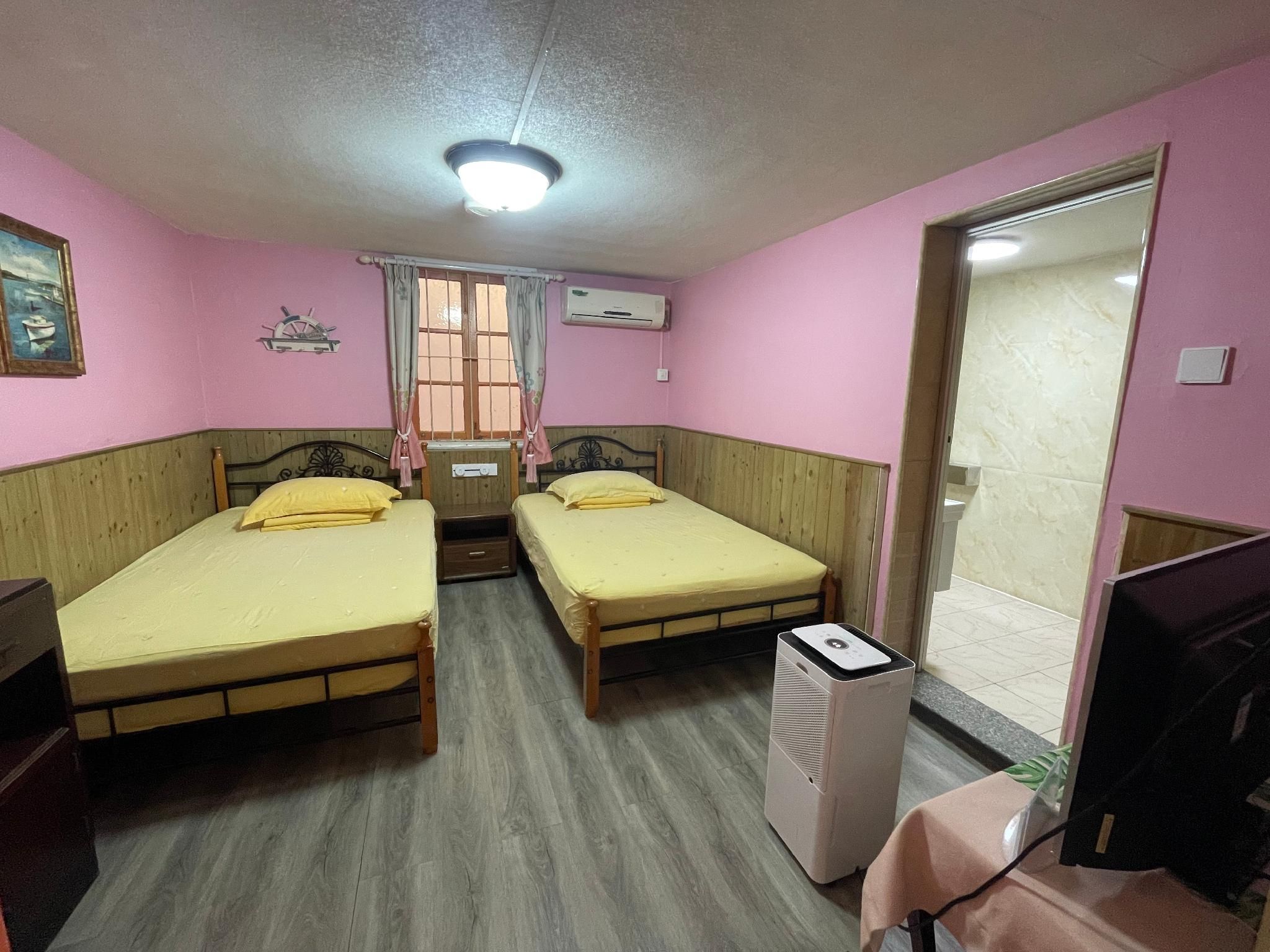 Guest Room - Twin Beds