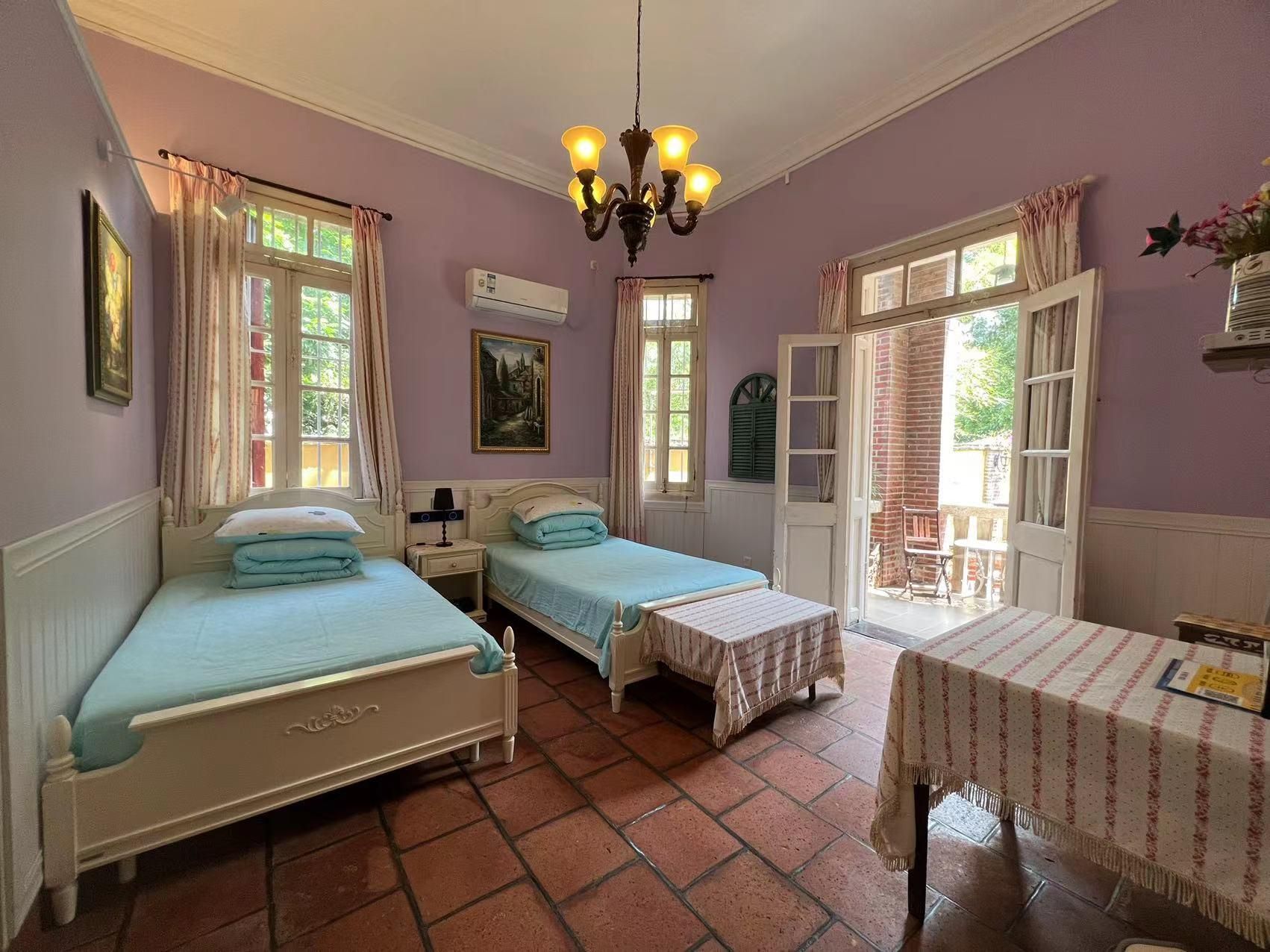Twin Room with Bathroom