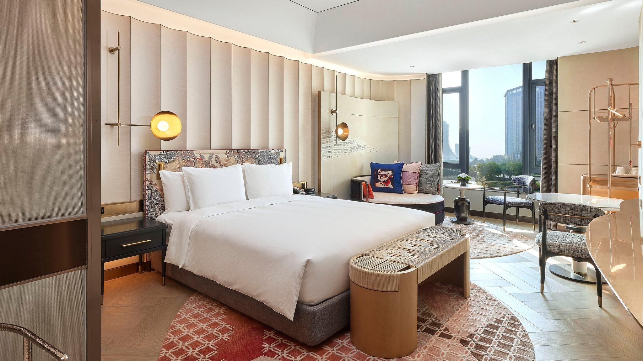1 King Bed Premium