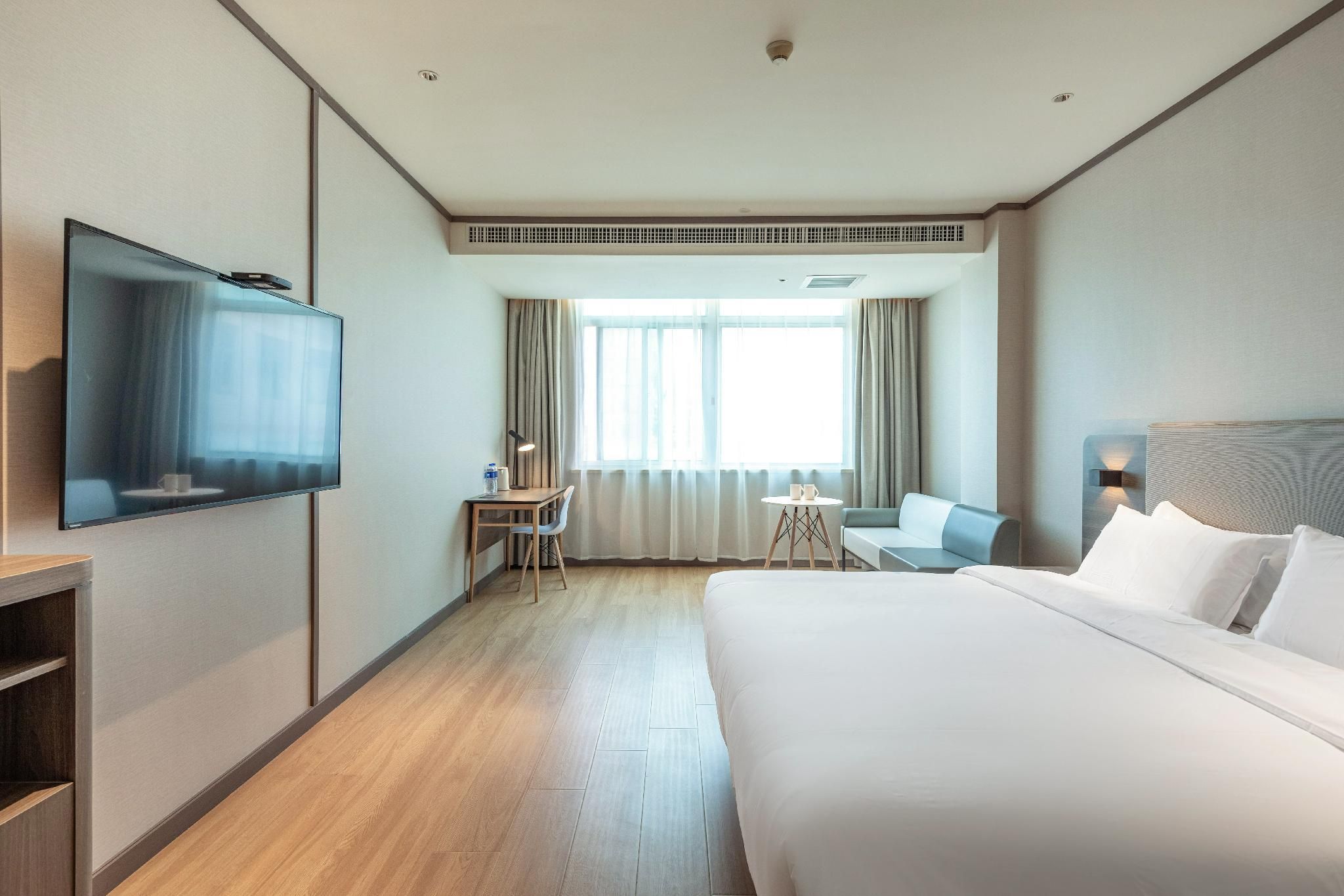 Huazhu - Deluxe Bed Room