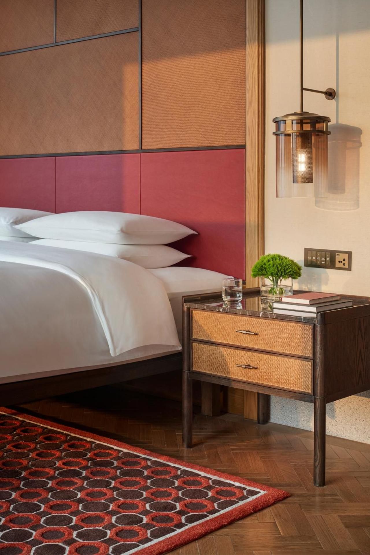 1 King Bed Premier
