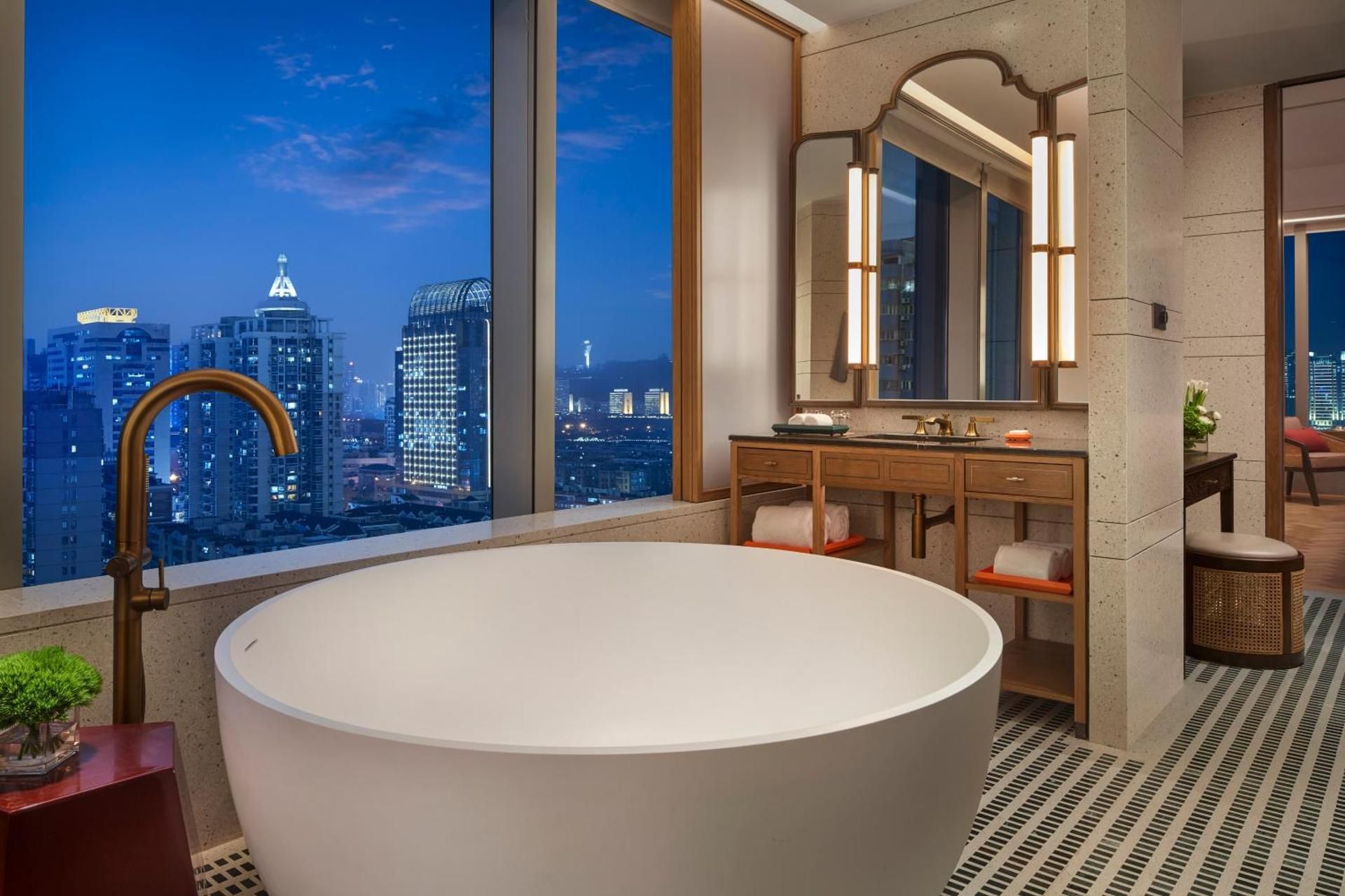 Andaz Suite