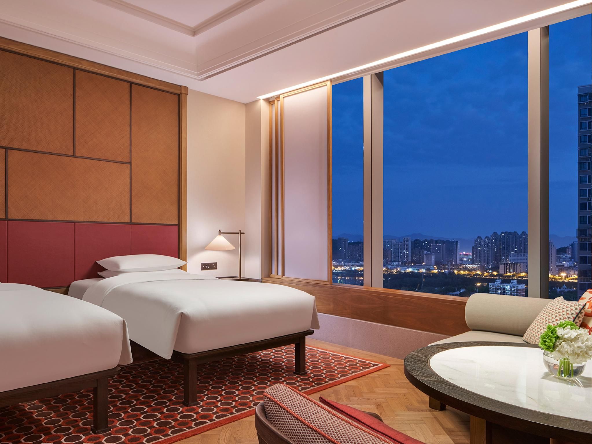 2 Twin Beds Pool View Premium