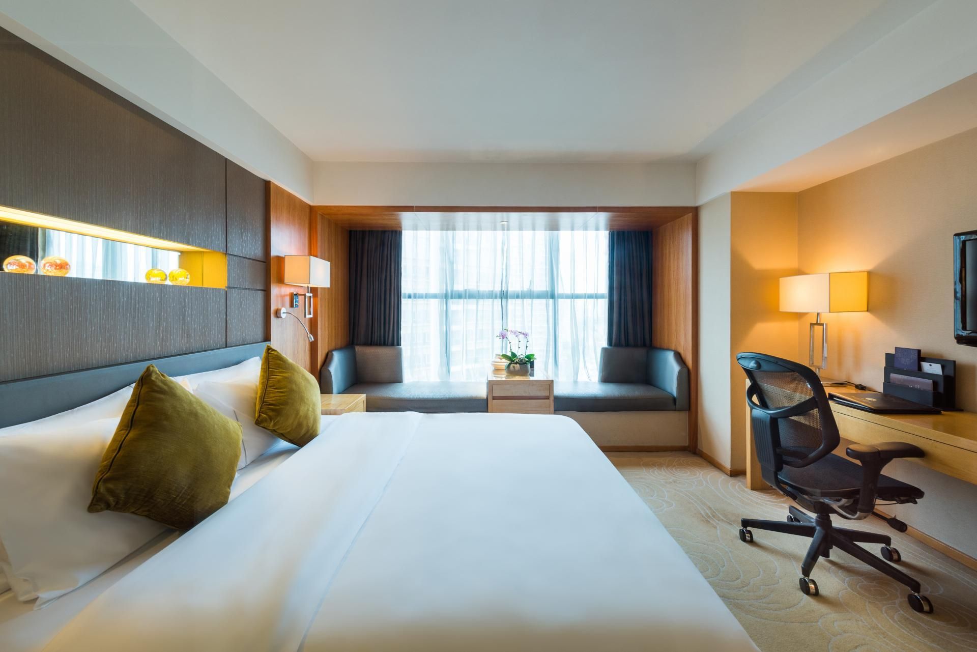 Superior 1 King Bed