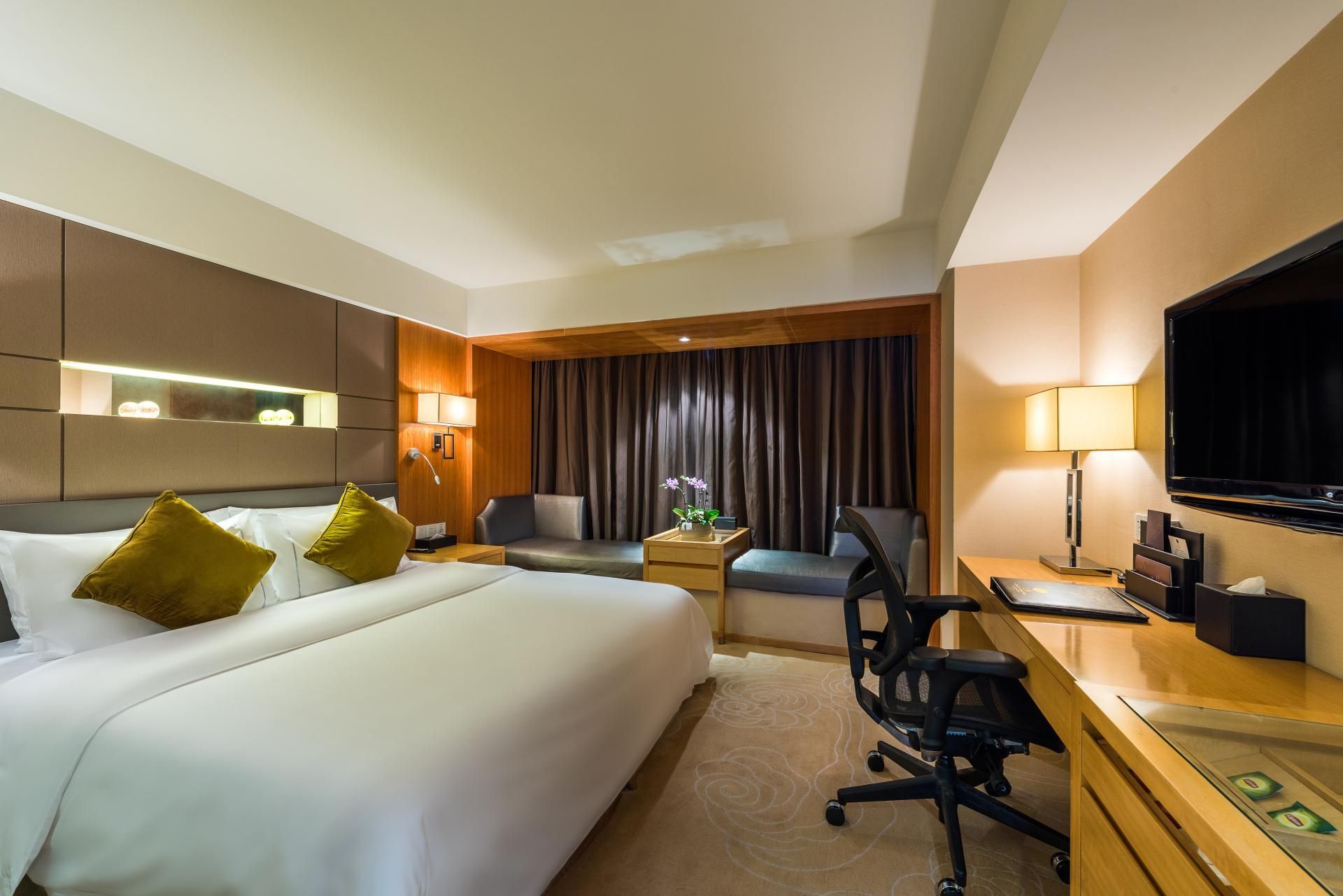 Superior 1 King Bed
