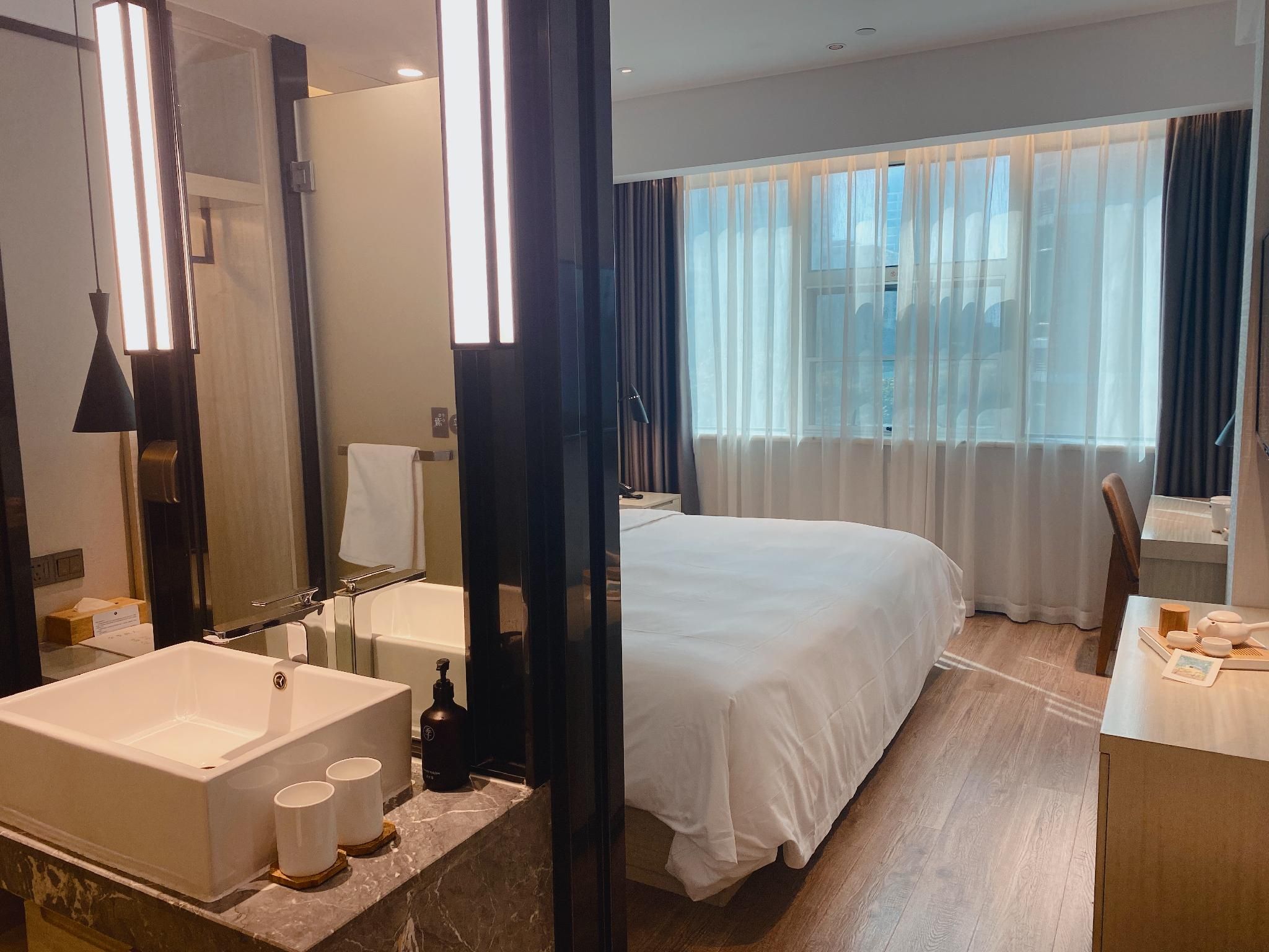 Business Queen Bed Room